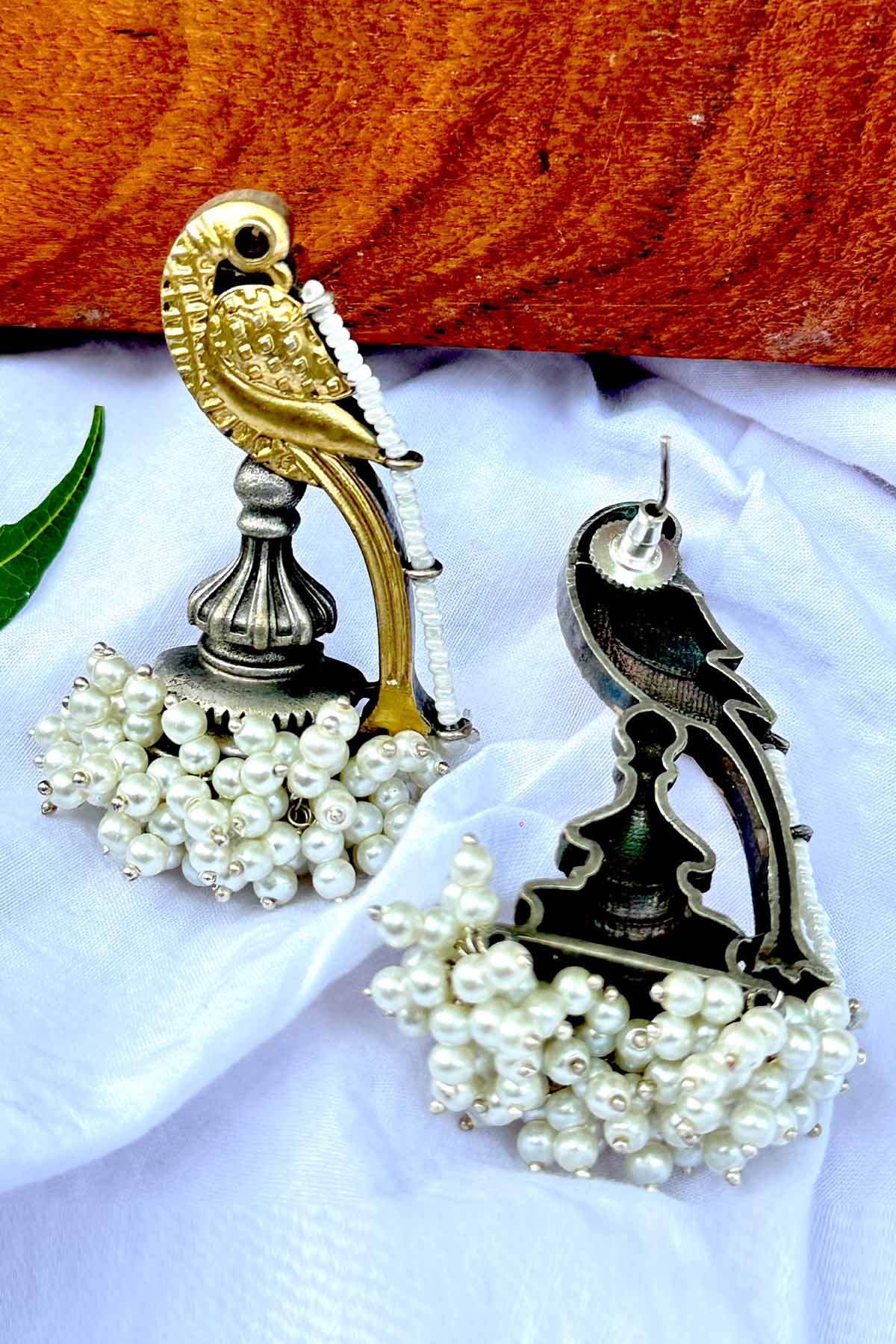 Parrot Pearly Earrings