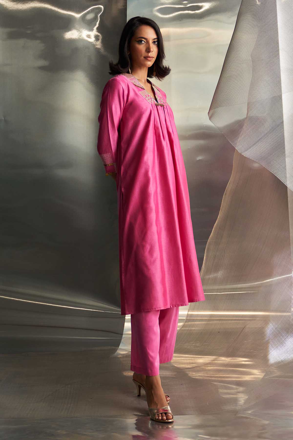 Pink Deep V-Neck Long Kurta Set