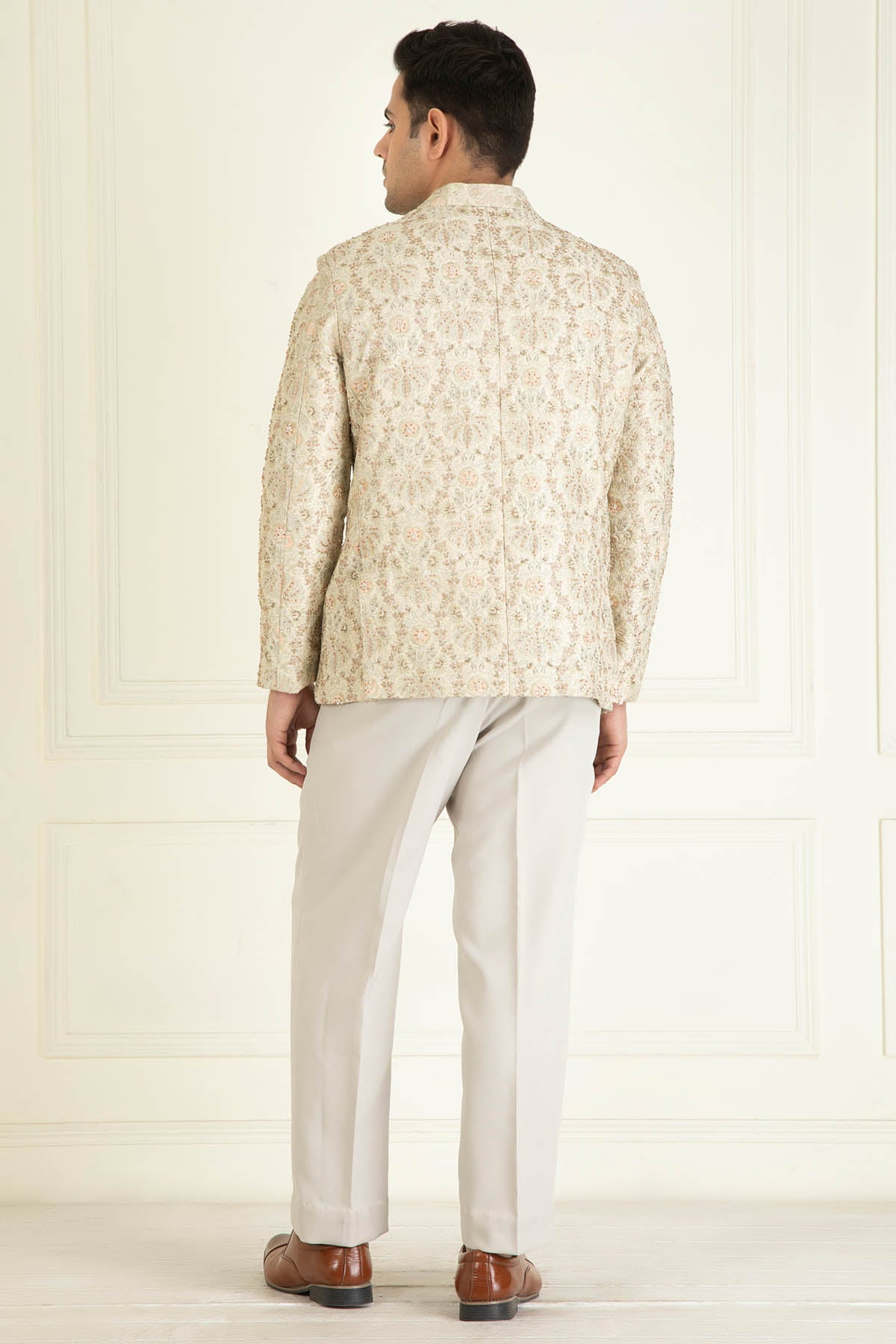 Pista Embroidered Jacket Set