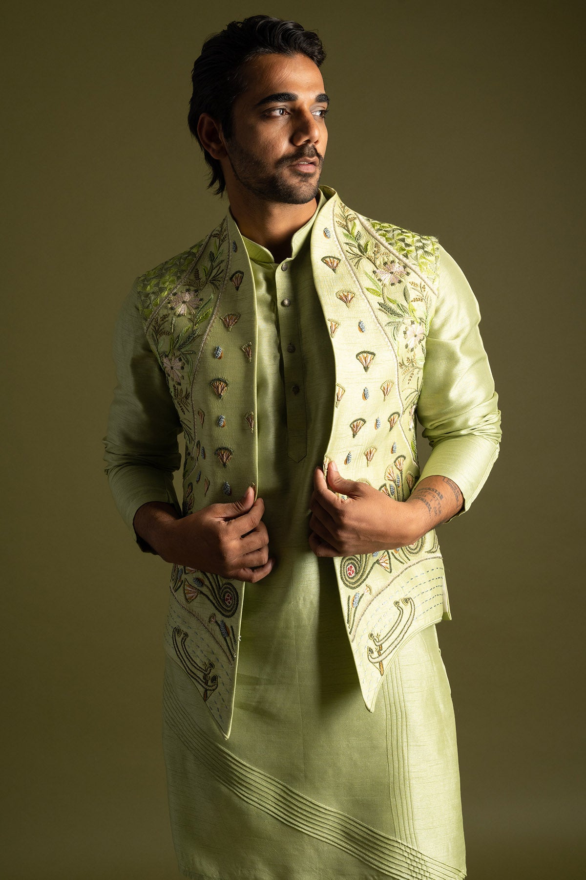 Pista Eygptian Motifs Kurta Set