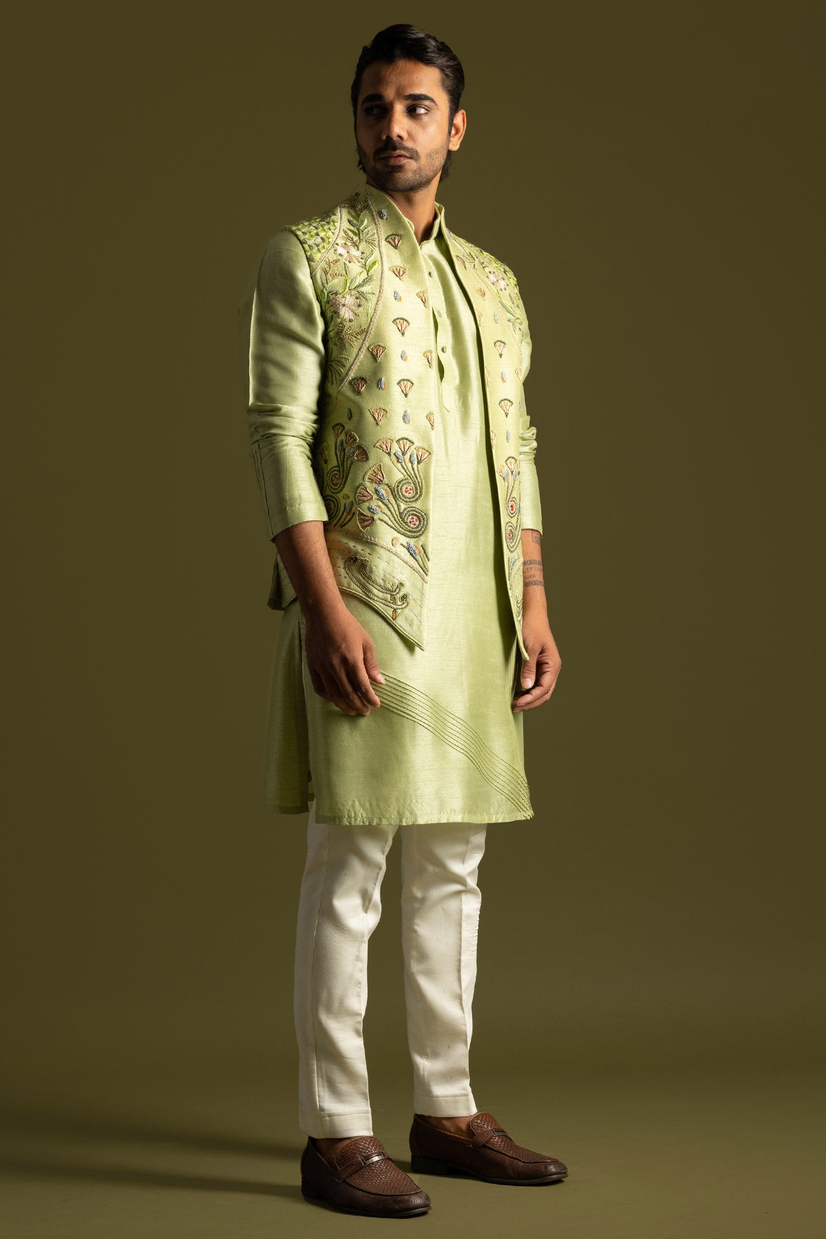 Pista Eygptian Motifs Kurta Set