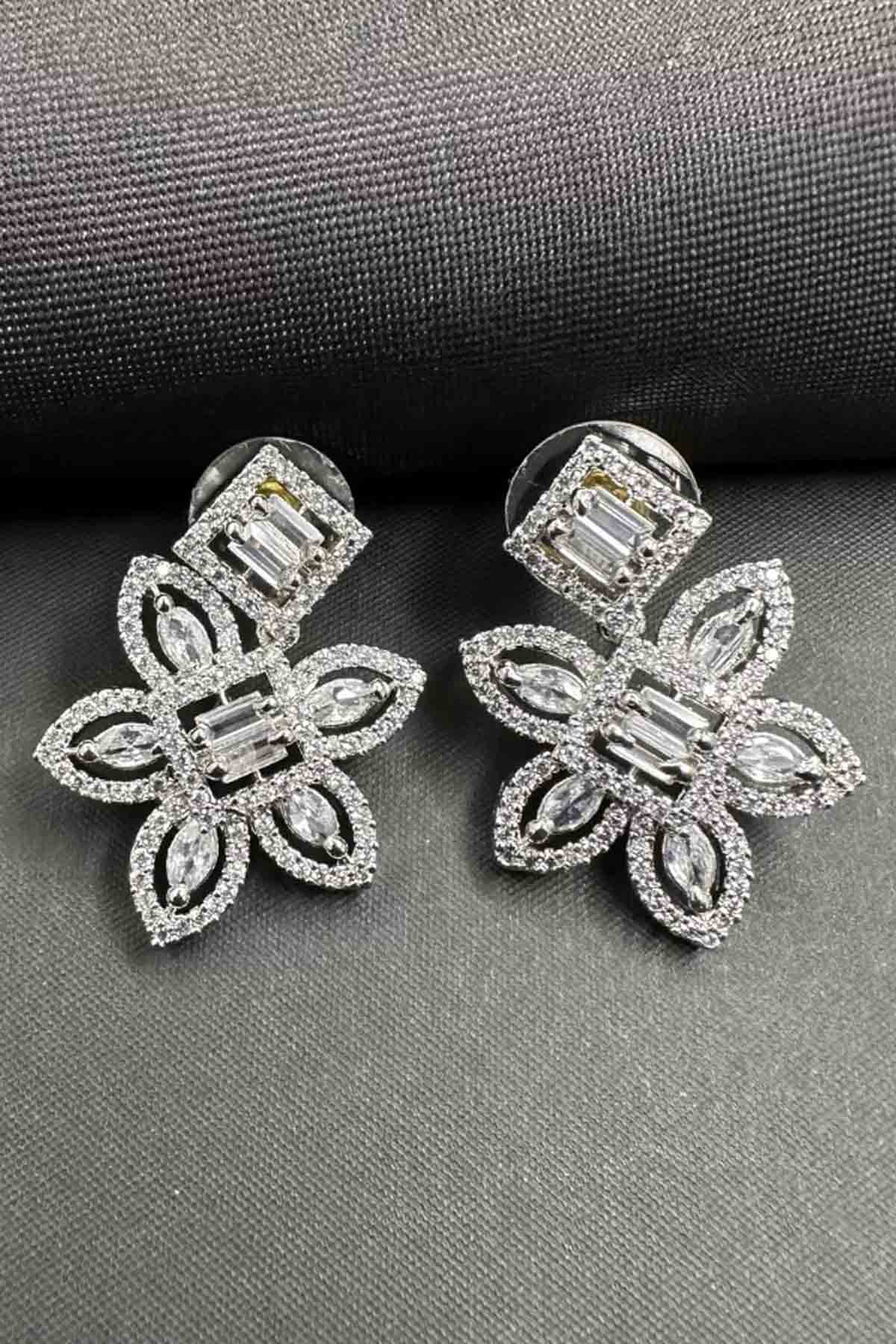 Princess Leaf Stud Earrings