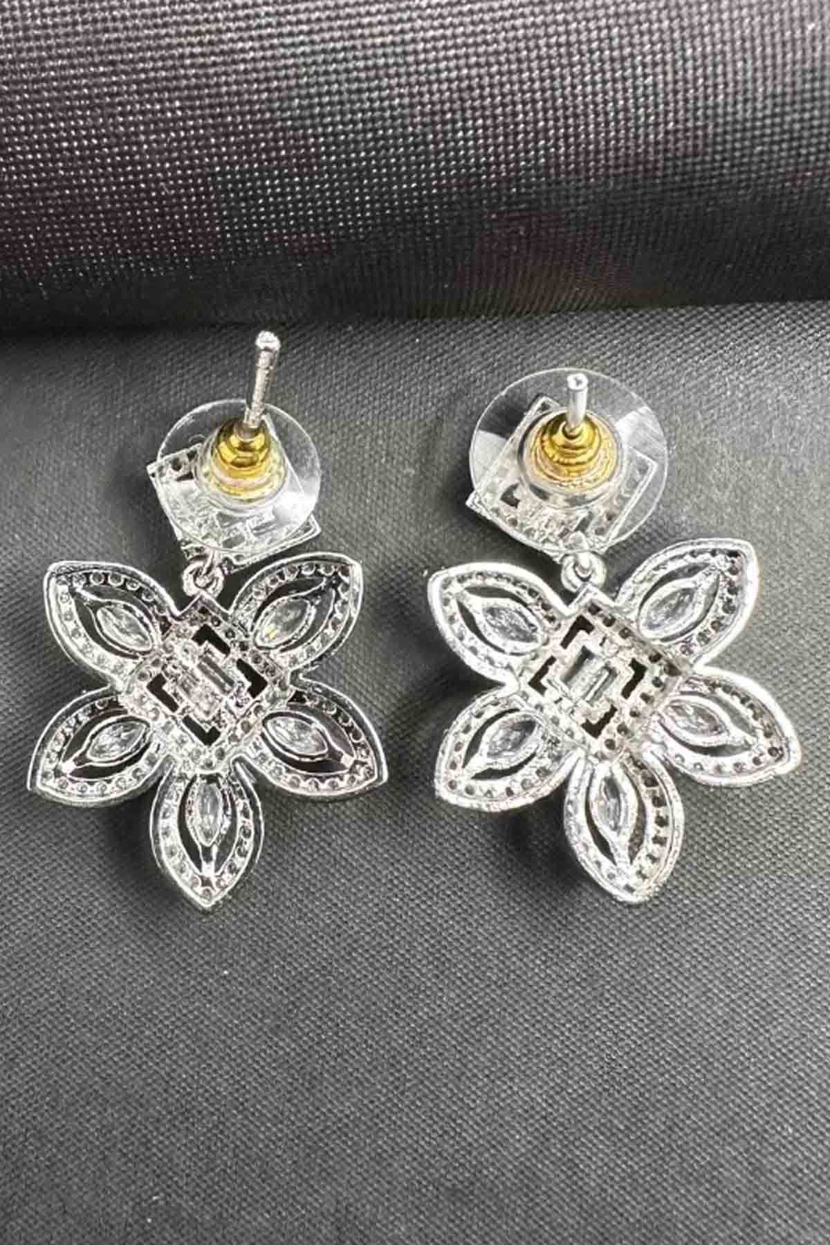 Princess Leaf Stud Earrings