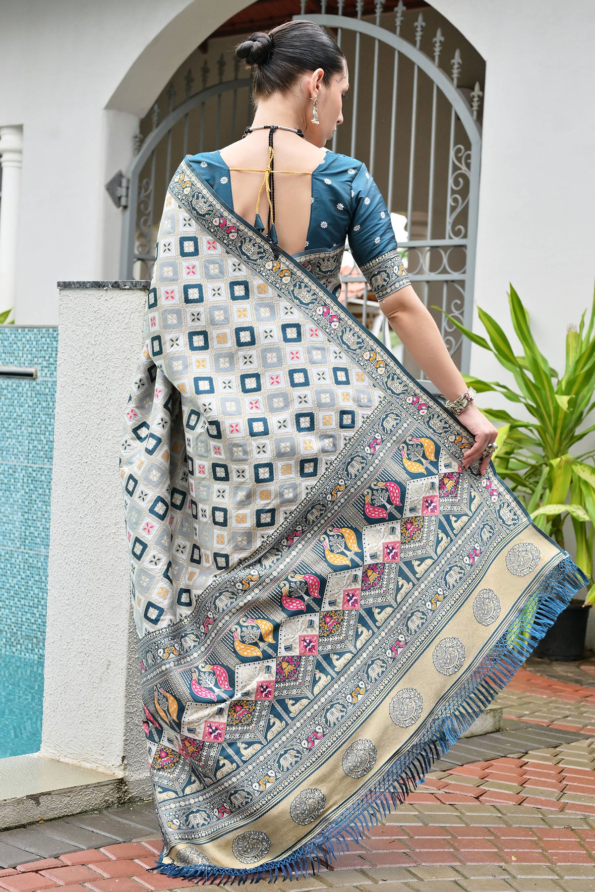 Rama Banarasi Silk Thread Saree