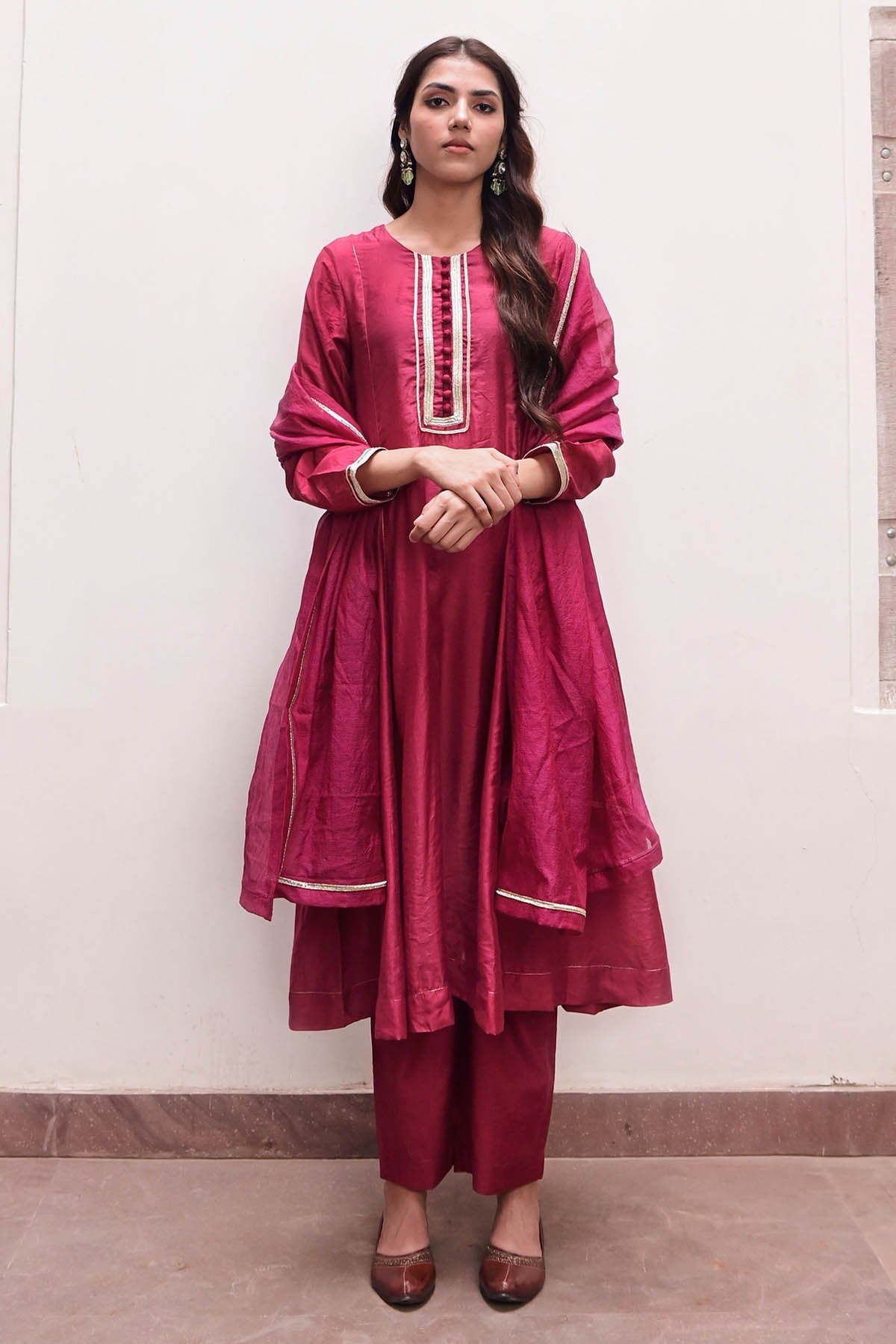 Taro India Red Zari Lace Work Kurta Set for women online at ScrollnShops