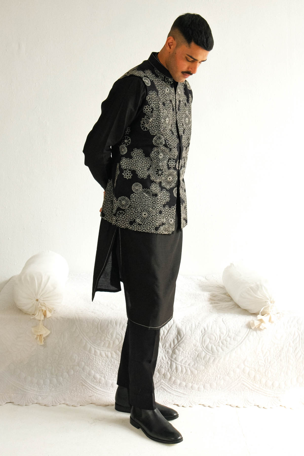 Resham Embroidered Bundi Set