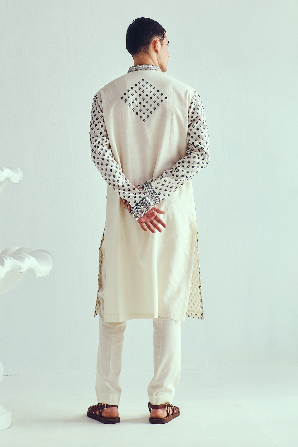 Resham Embroidered Kurta & Pants