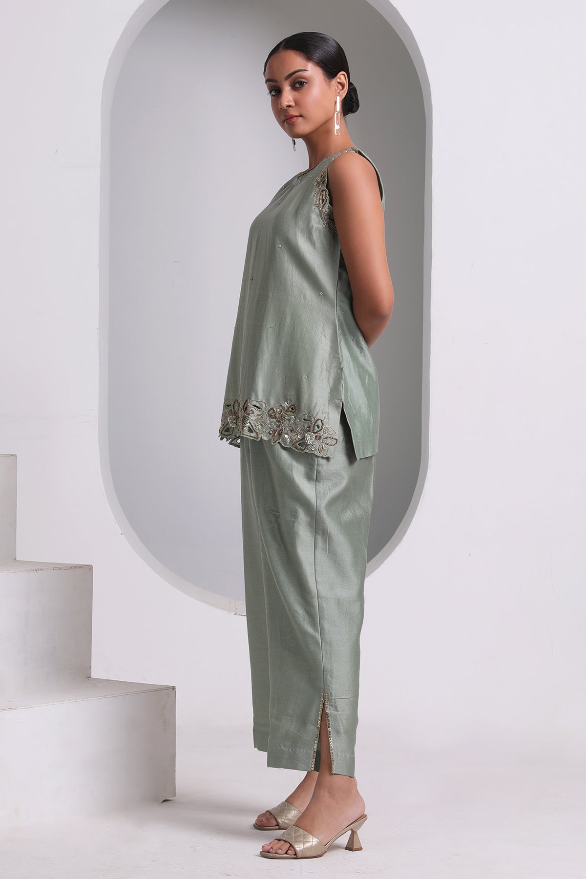 Sage Green Sleeveless Kurta Set