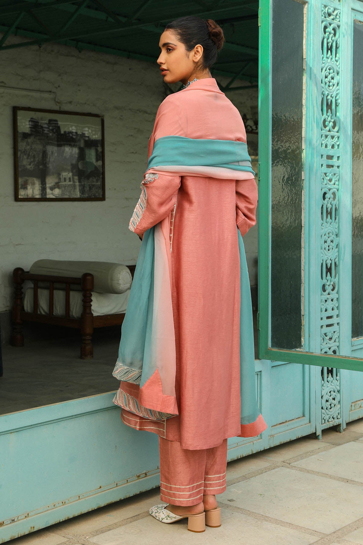 Salmon Pink Resham Kurta Set