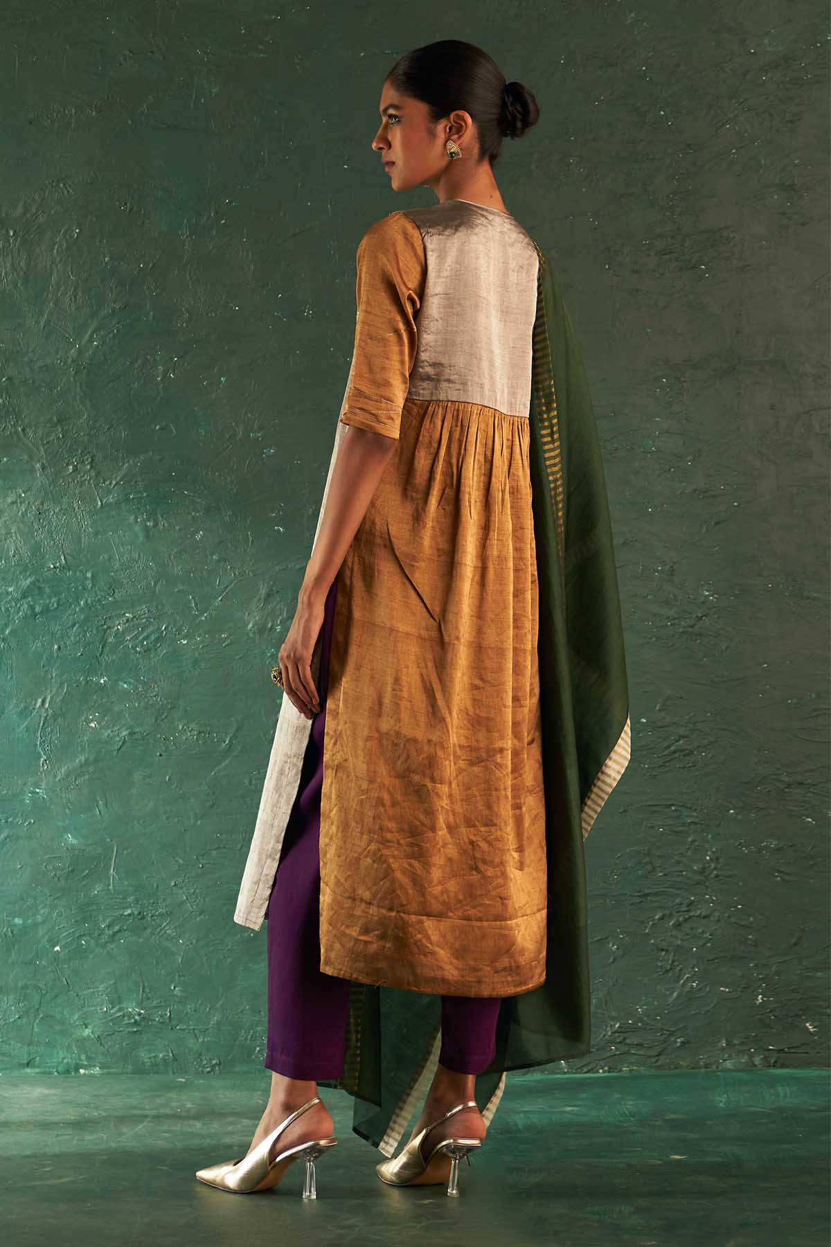 Silver & Gold V-Neck Kurta Set