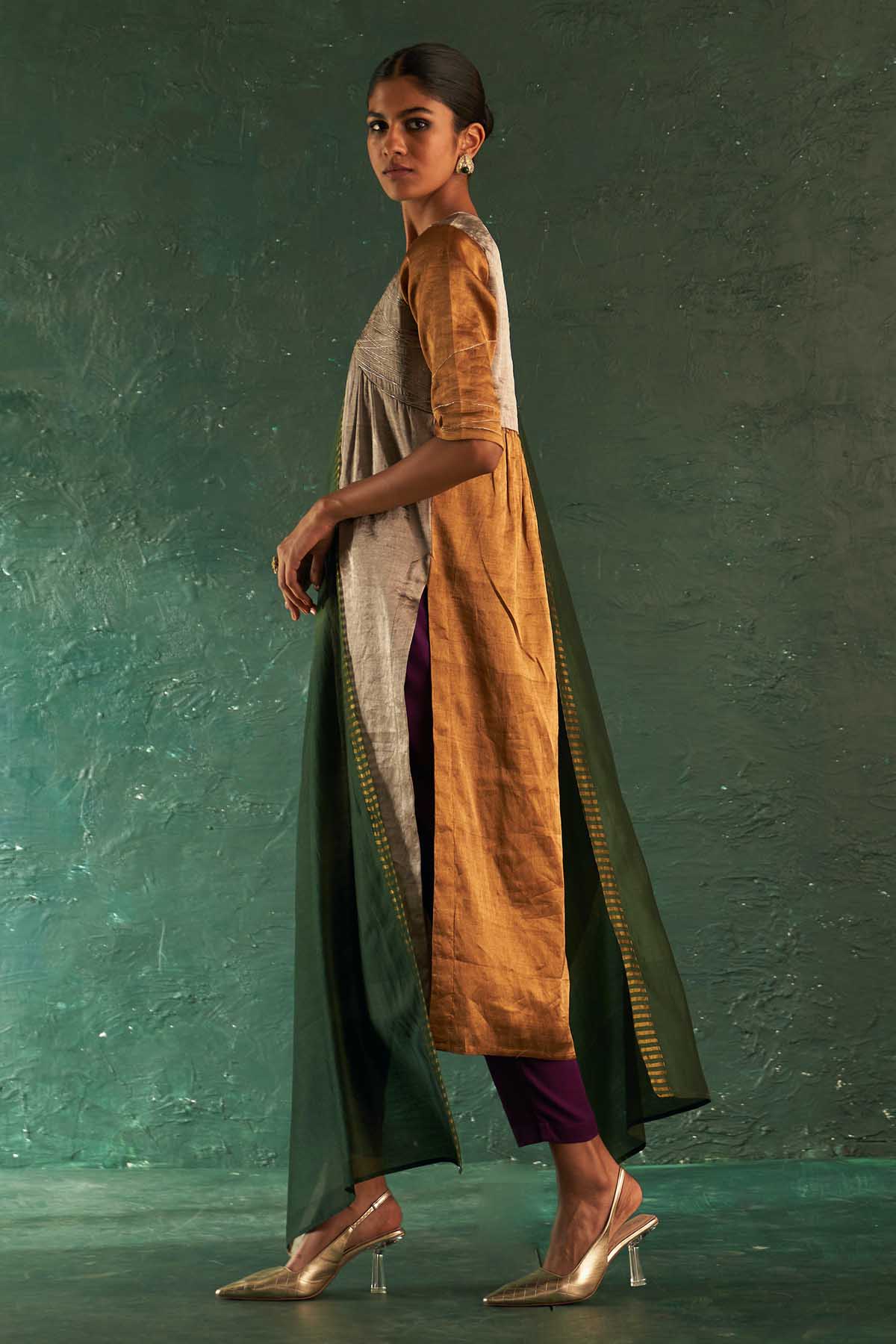 Silver & Gold V-Neck Kurta Set