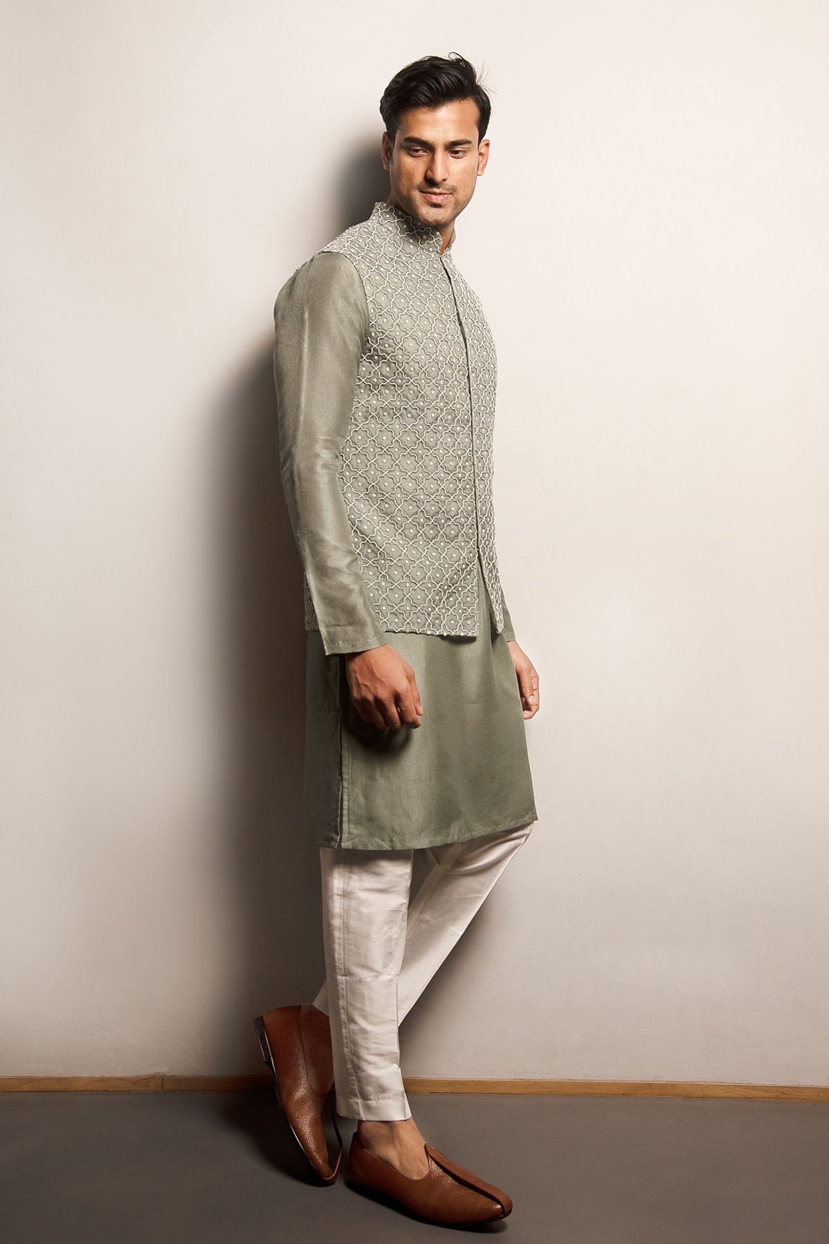 Sleeveless Bandi & Kurta Set