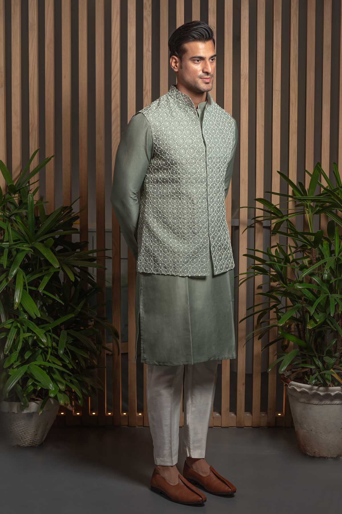 Sleeveless Bandi & Kurta Set