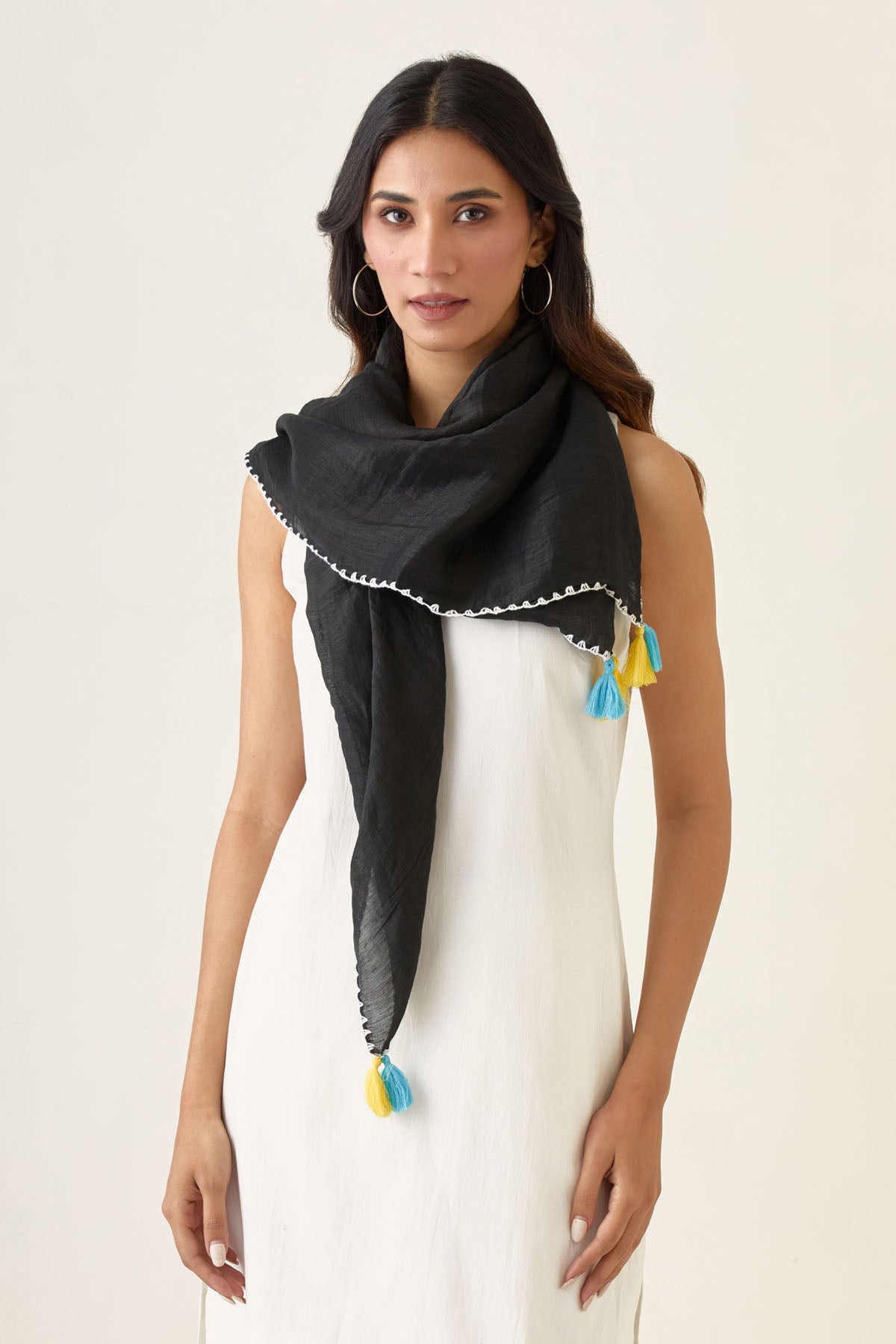 Sleeveless White Short Kurta Set