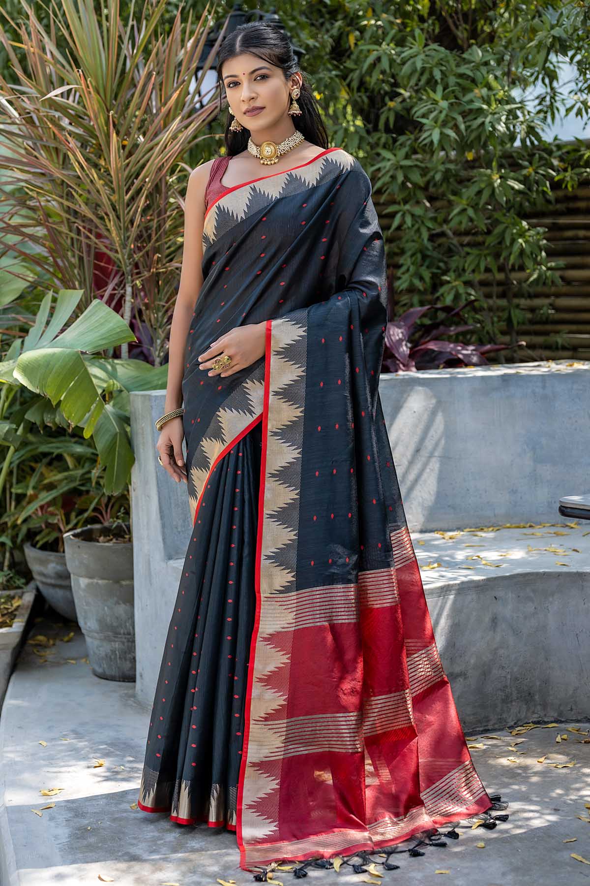 Triangle Border Black Saree