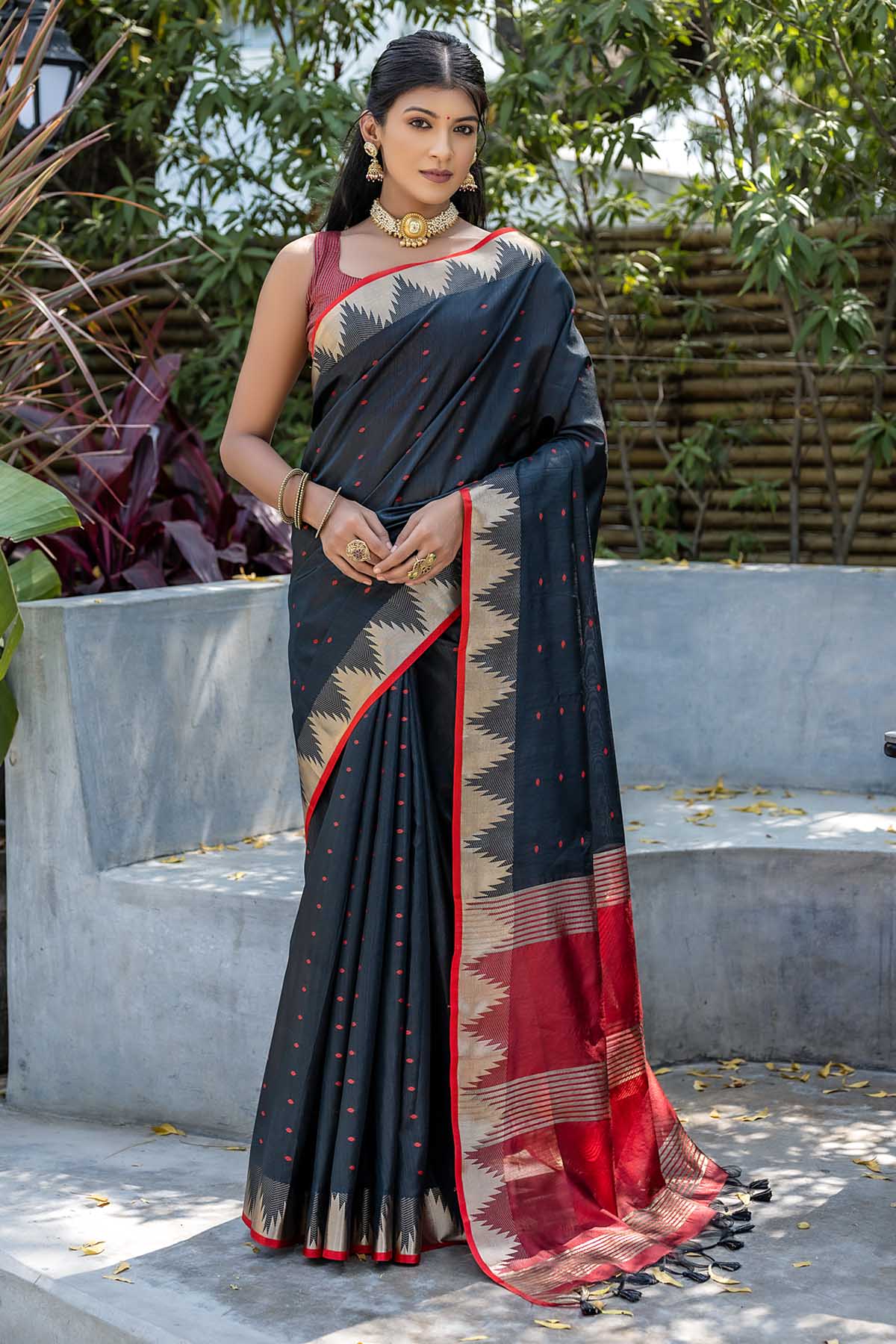Triangle Border Black Saree