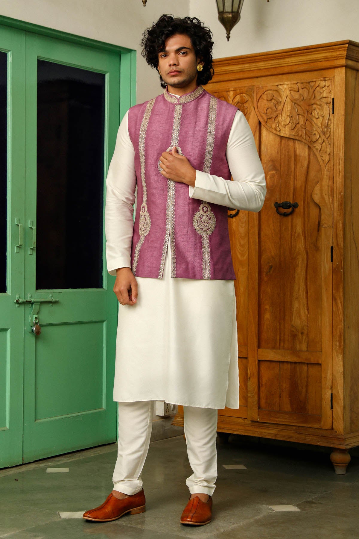 Violet Zari Embroidered Bundi