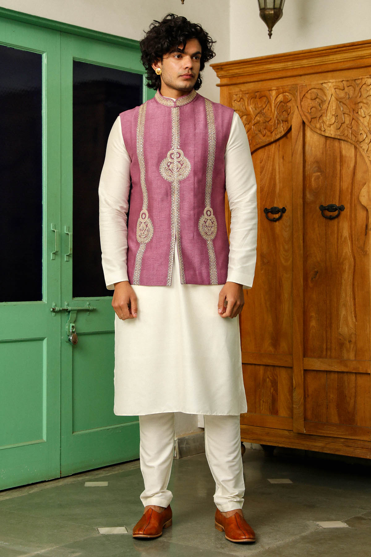 Violet Zari Embroidered Bundi