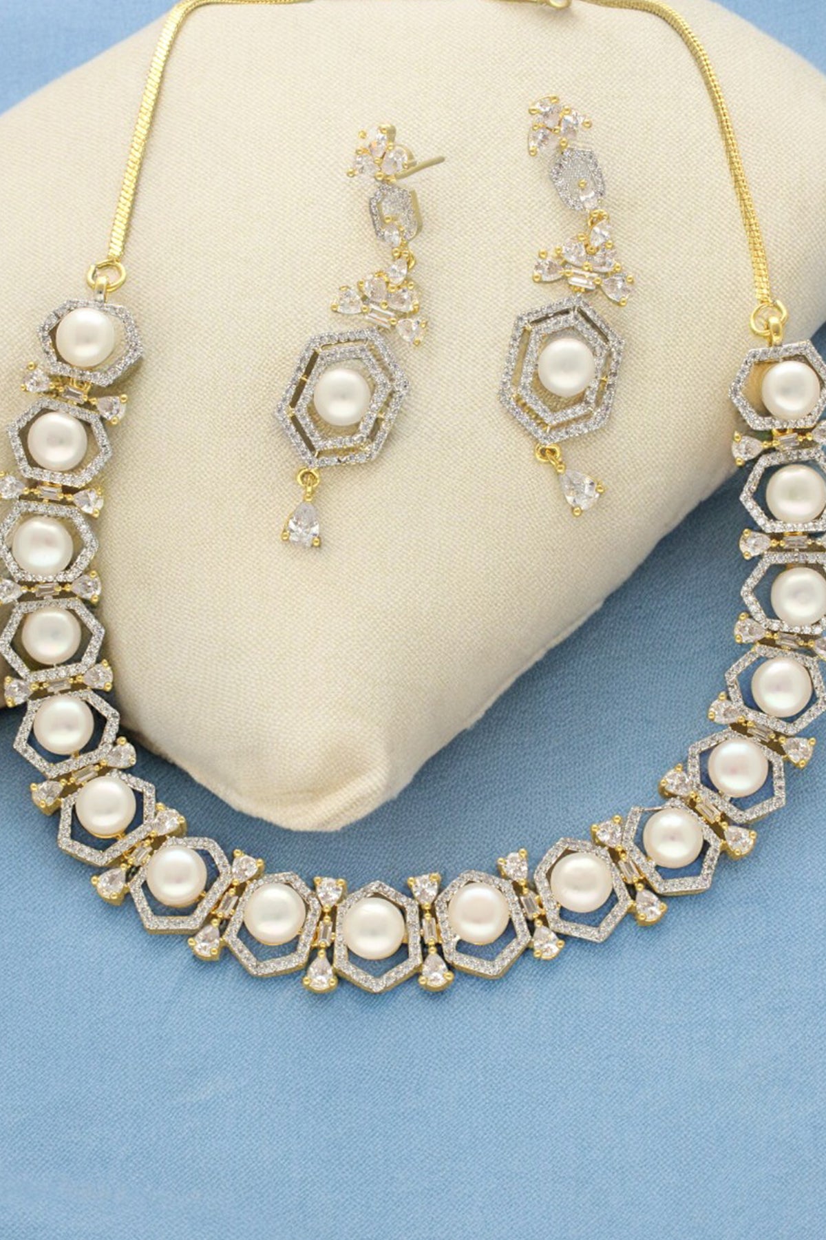 White Alloy Cubic Jewellery Set