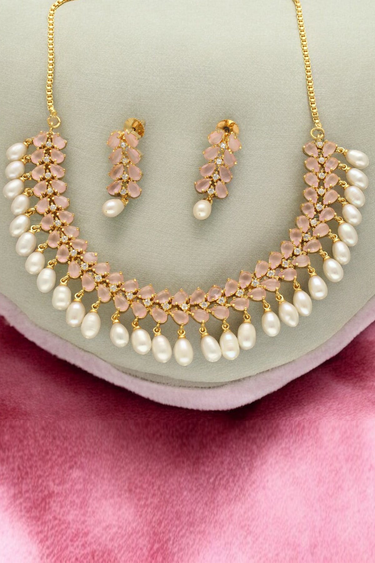 White Alloy Necklace & Earring