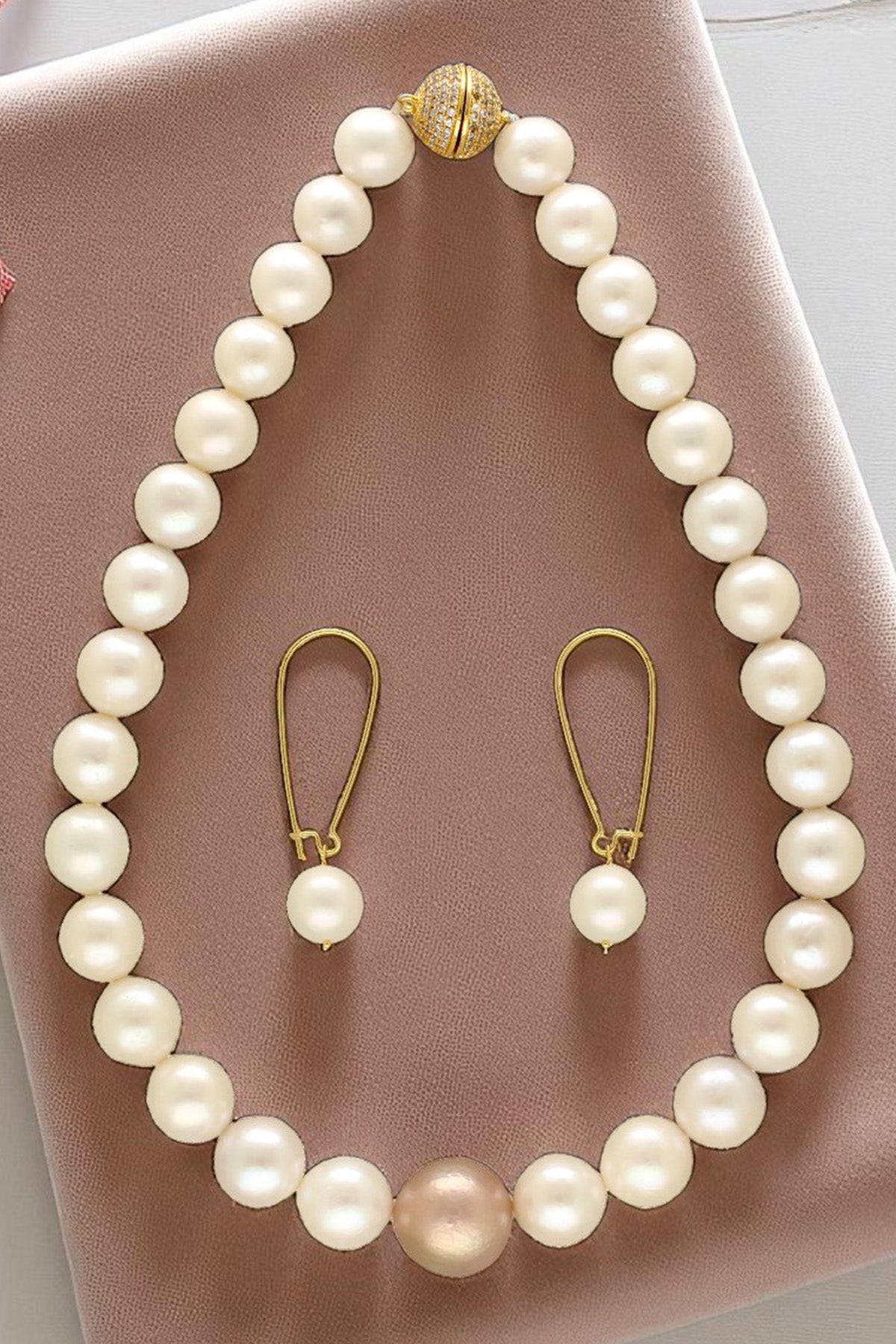 White Alloy Pearl Necklace Set