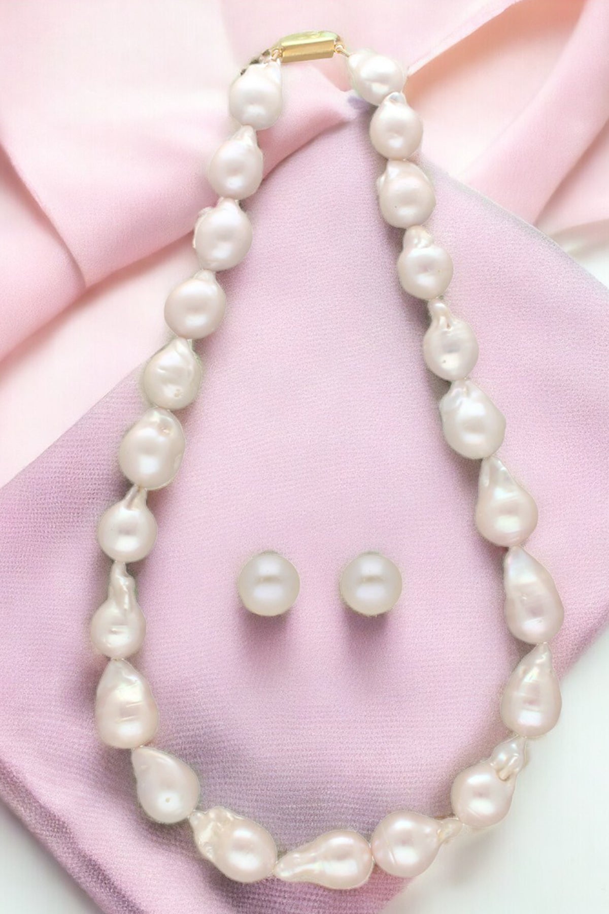 White Baroque Necklace Earring