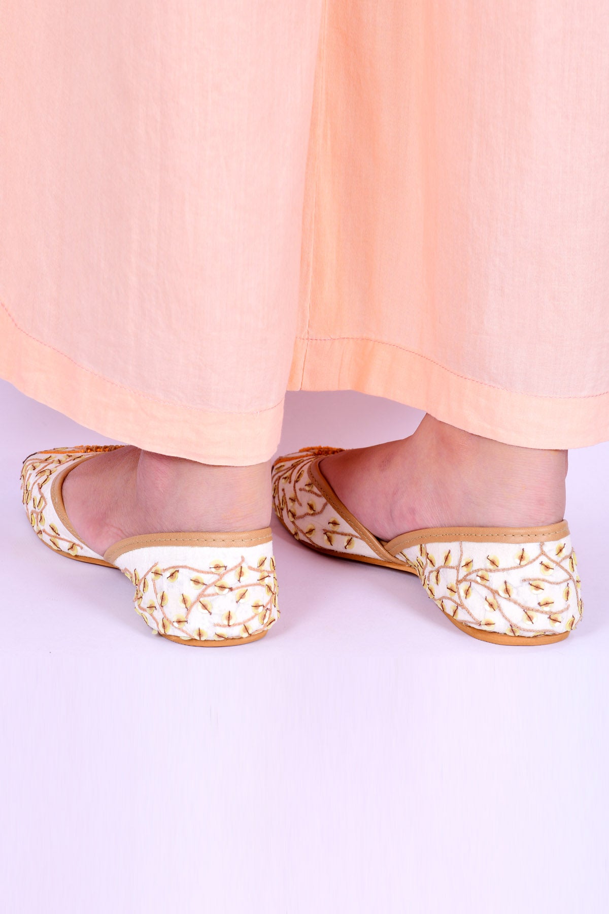 White Bird Embroidered Jutti