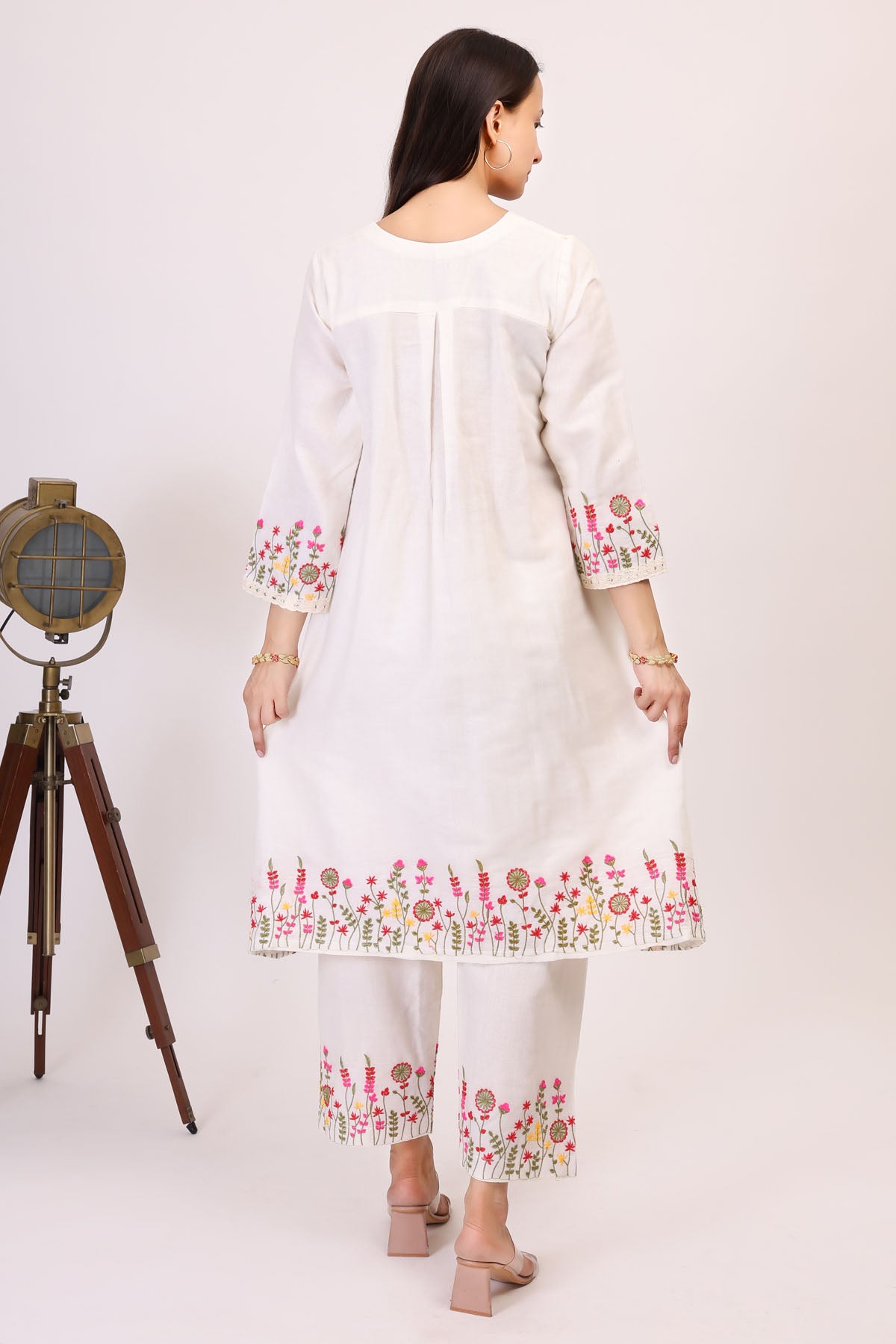 White Embroidered Kurta & Pants