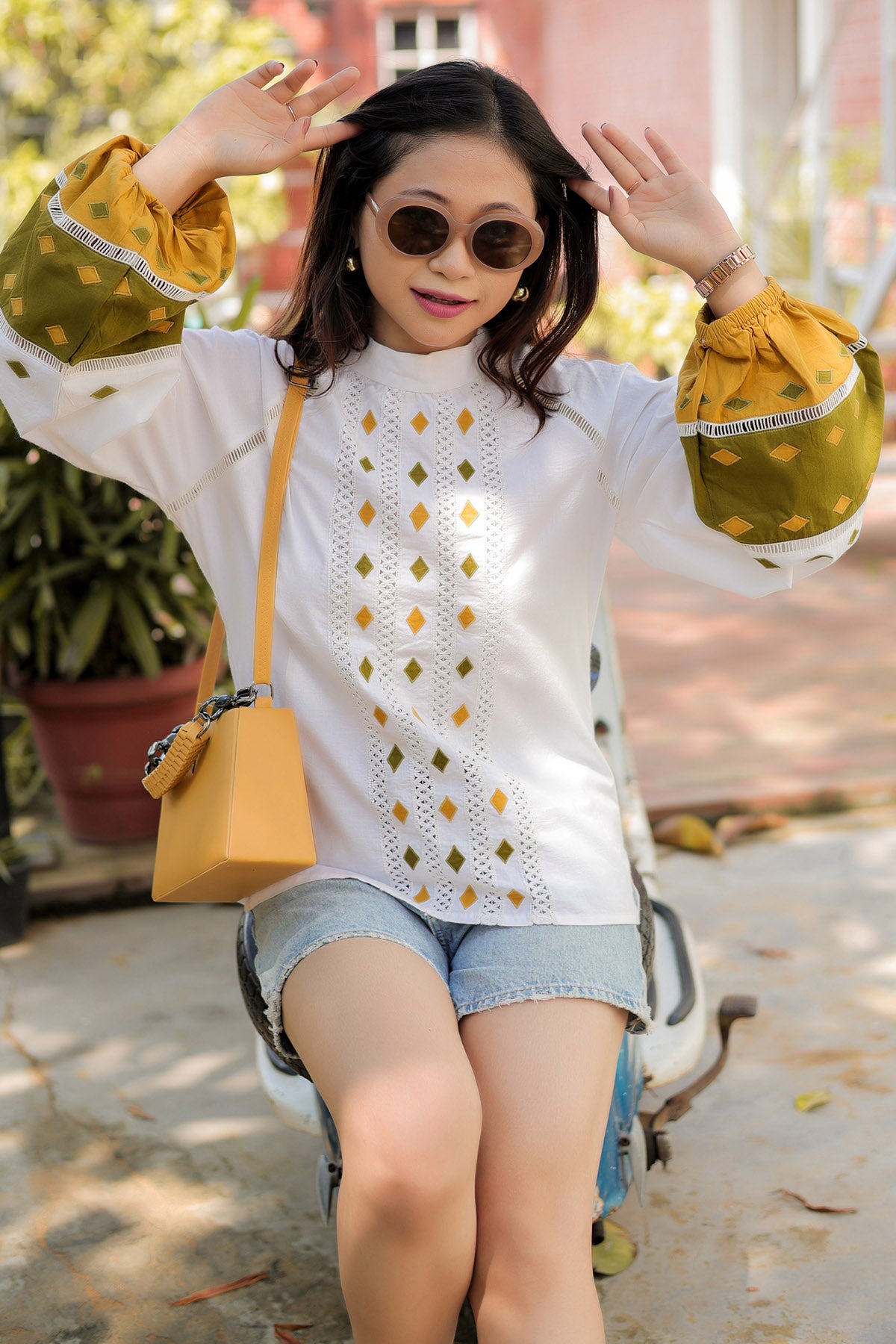 White Cotton Reglan Sleeves Top