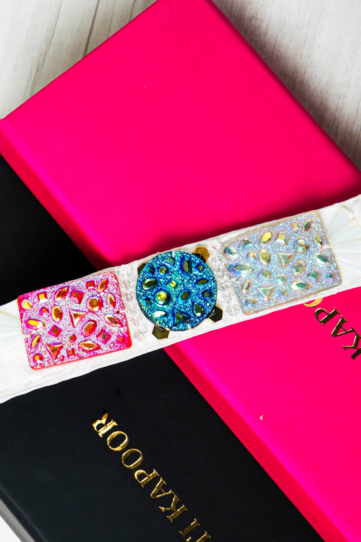 White Embellished Texture Belt