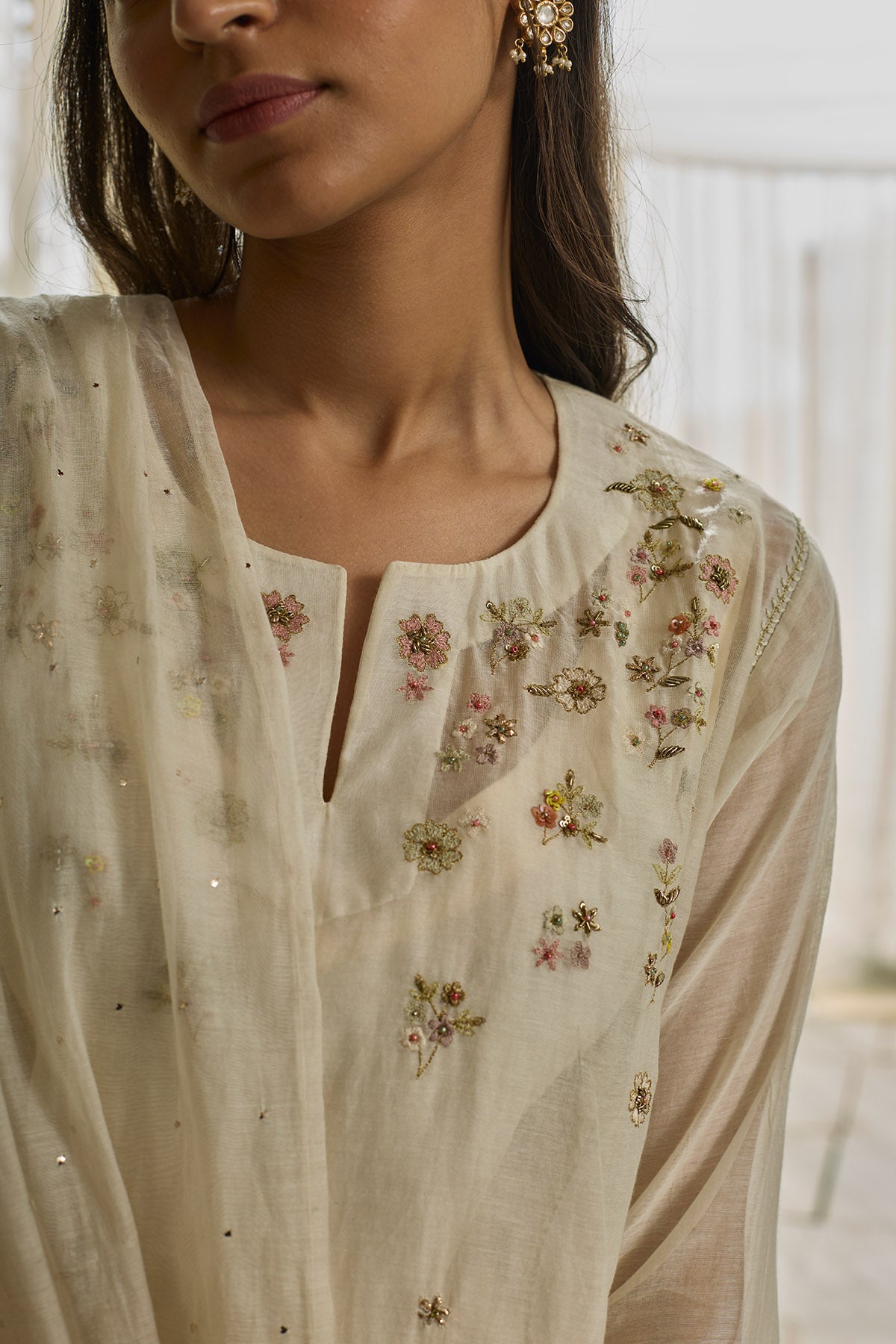 White Floral Thread Kurta Set