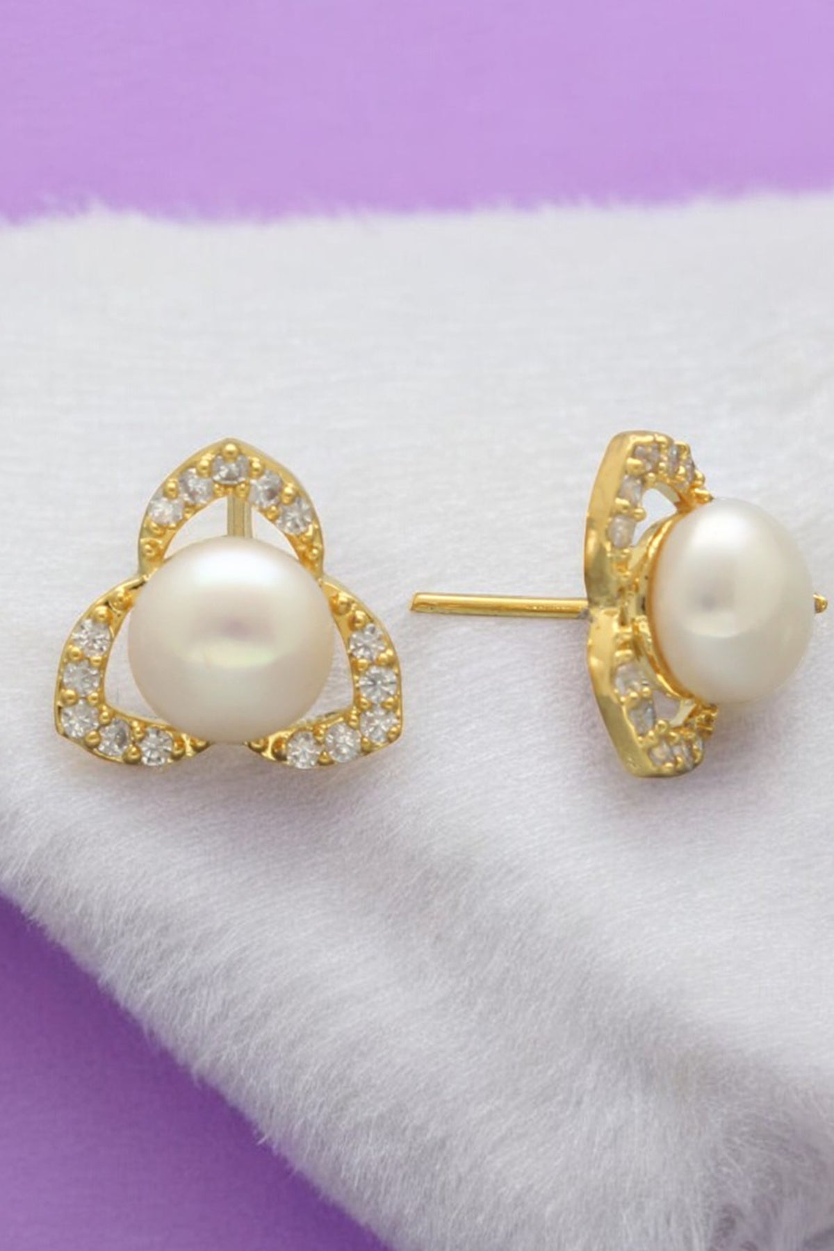White Freshwater Pearl Earring