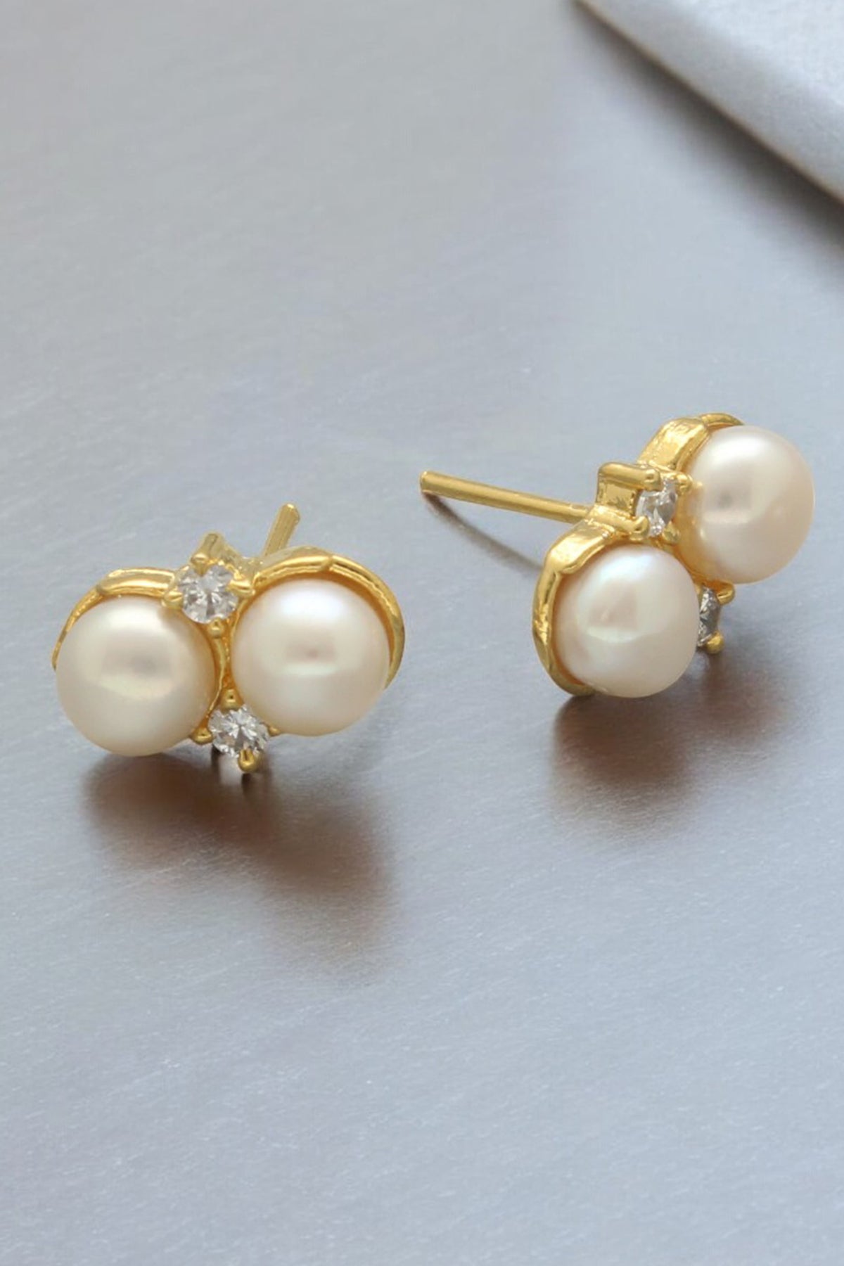 White Freshwater Pearl Earring