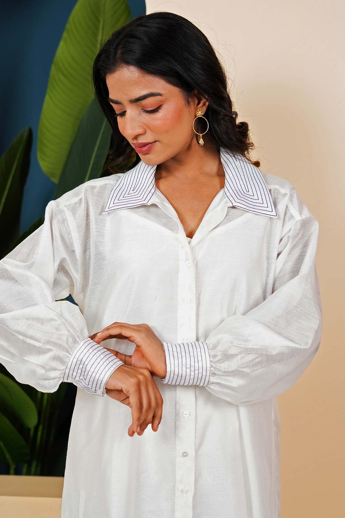 White Long Collar Kurta & Pants