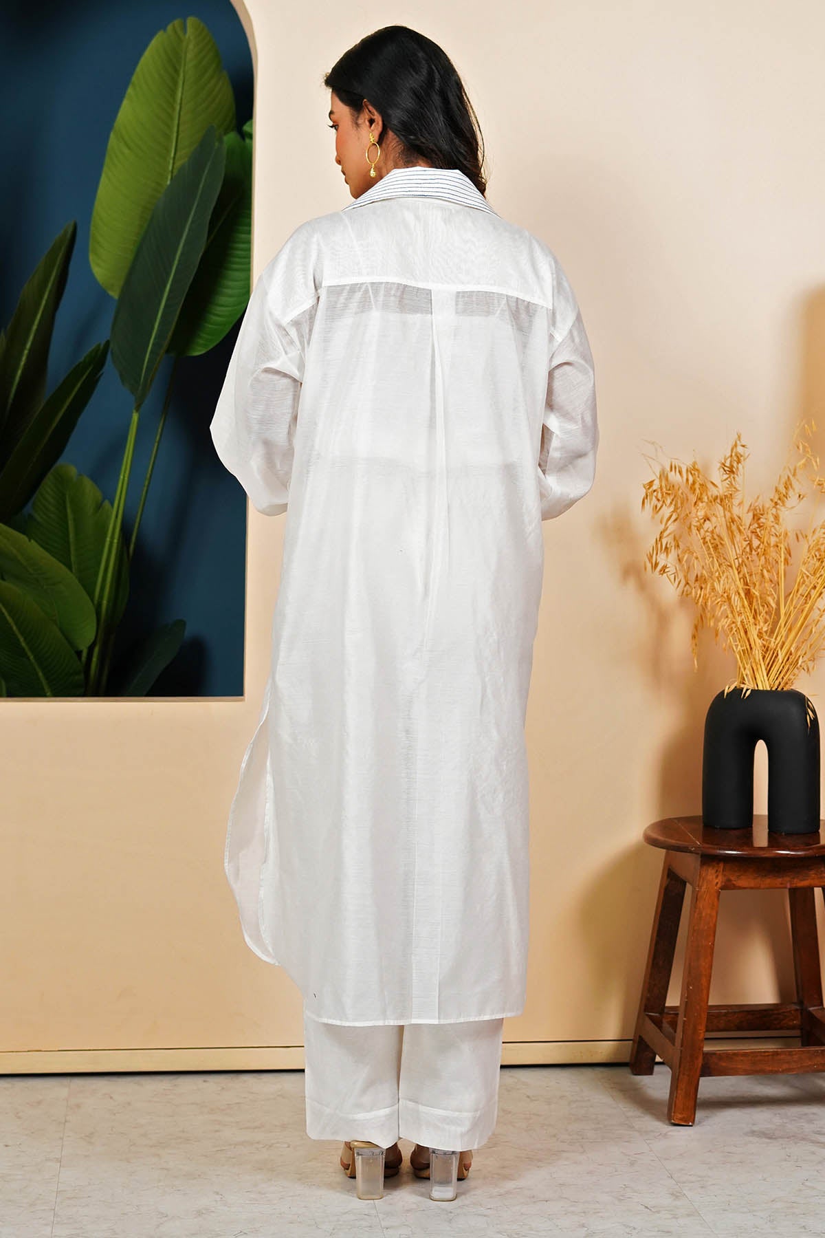 White Long Collar Kurta & Pants
