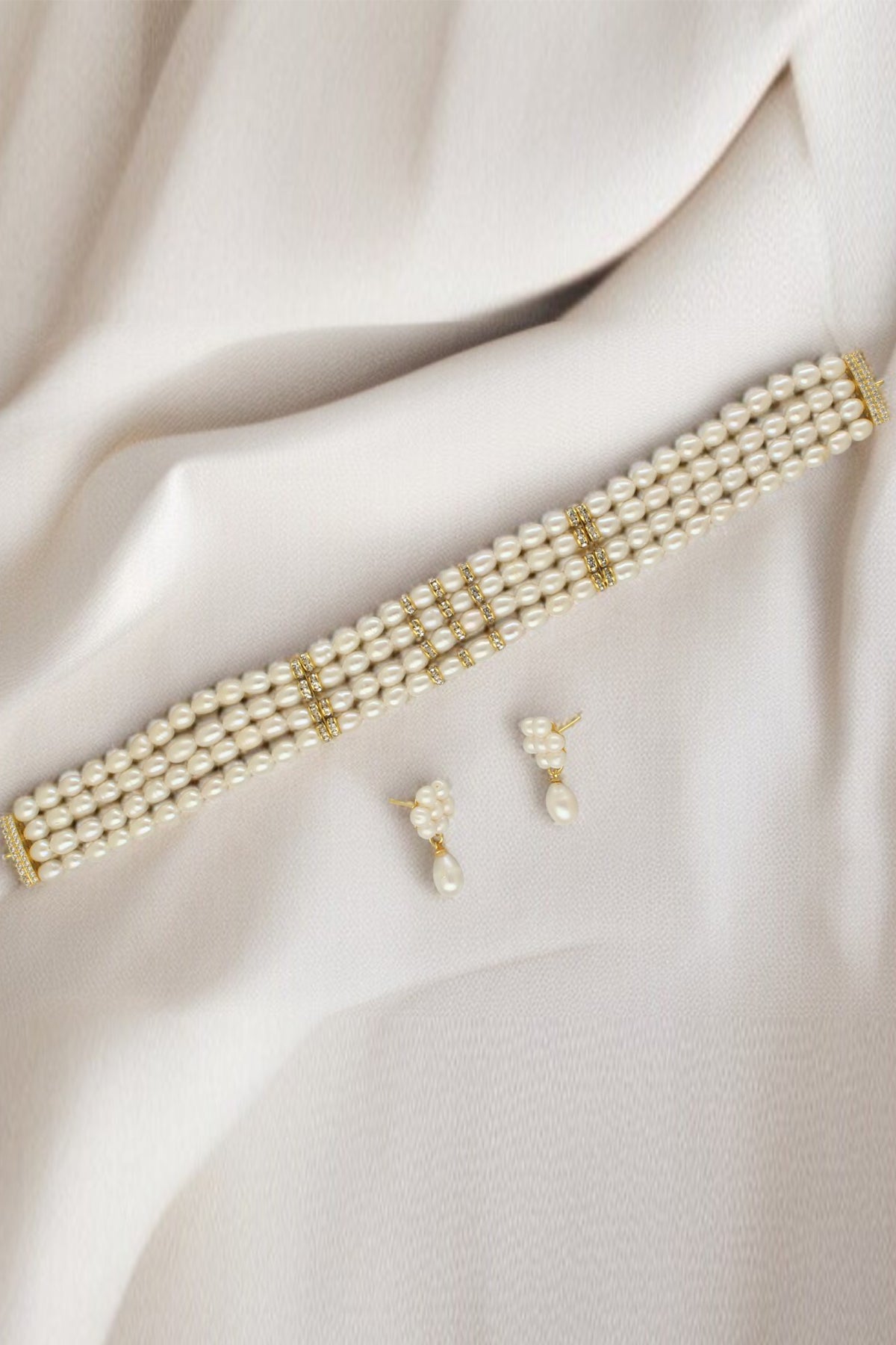 White Oval Pearls Choker Set