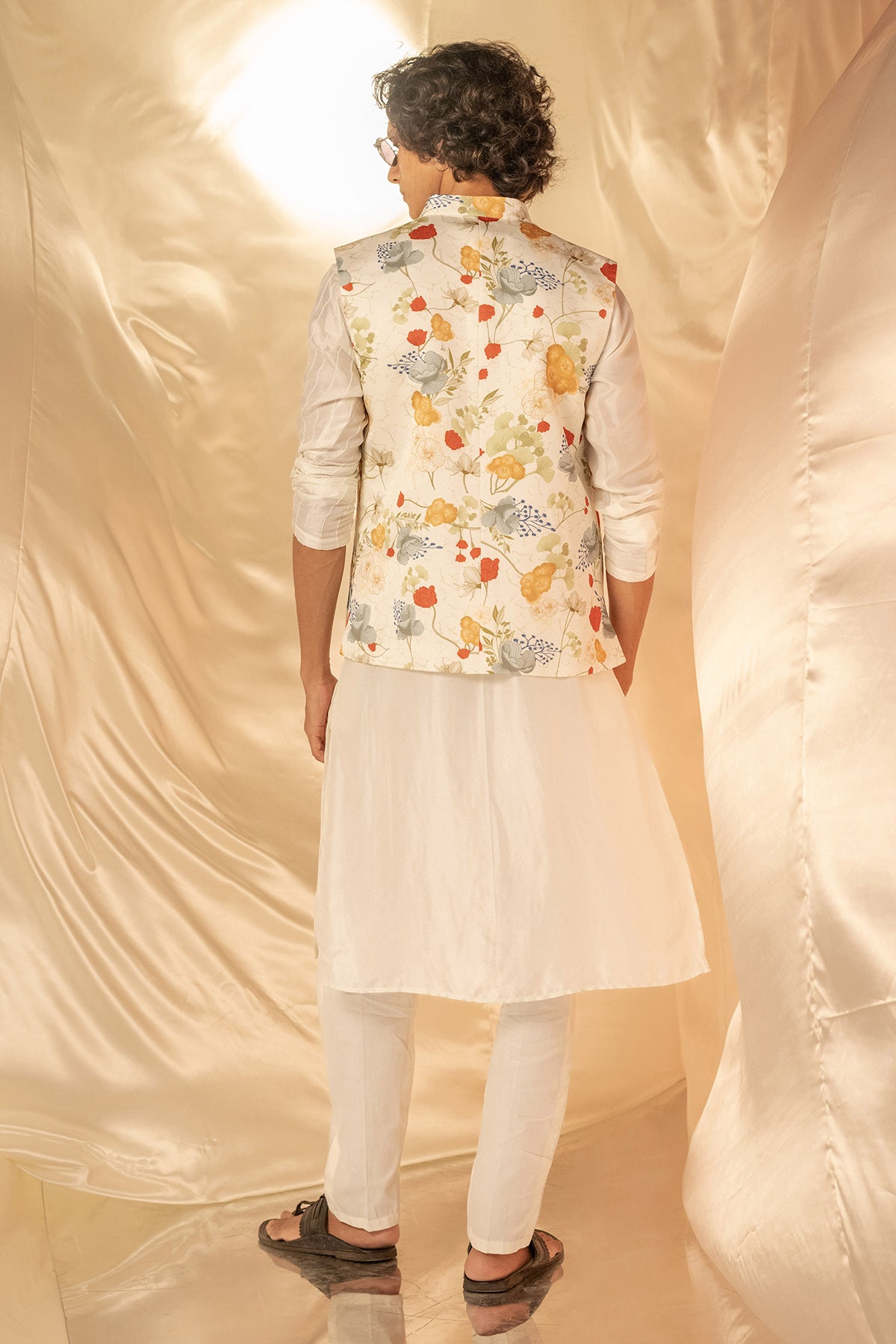 White Plain Kurta & Print Bundi