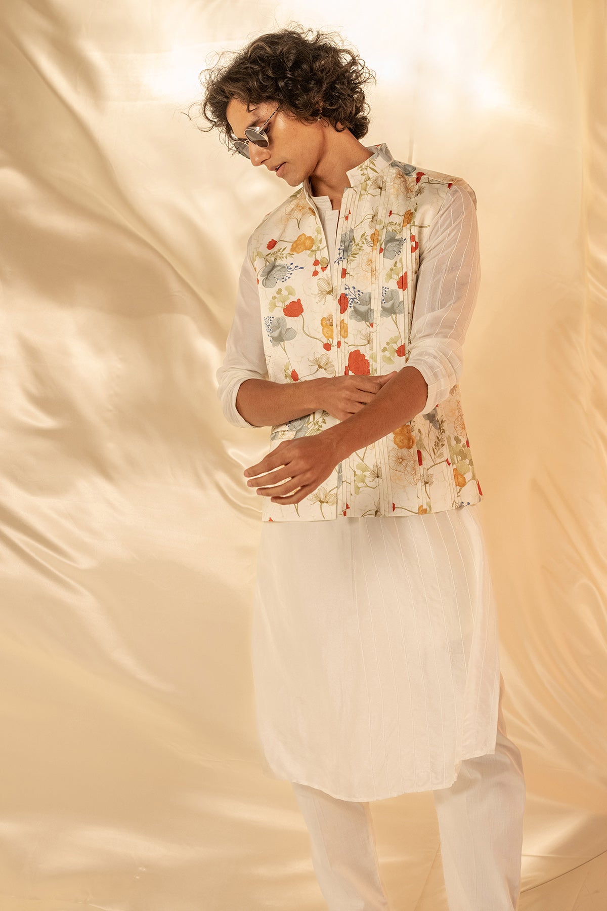 White Plain Kurta & Print Bundi