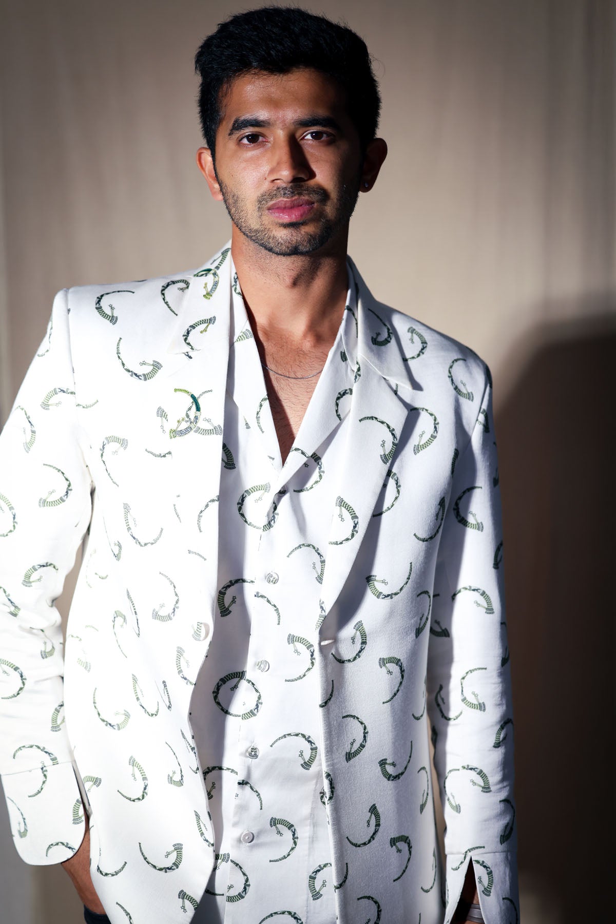 White Print Round Cuff Blazer