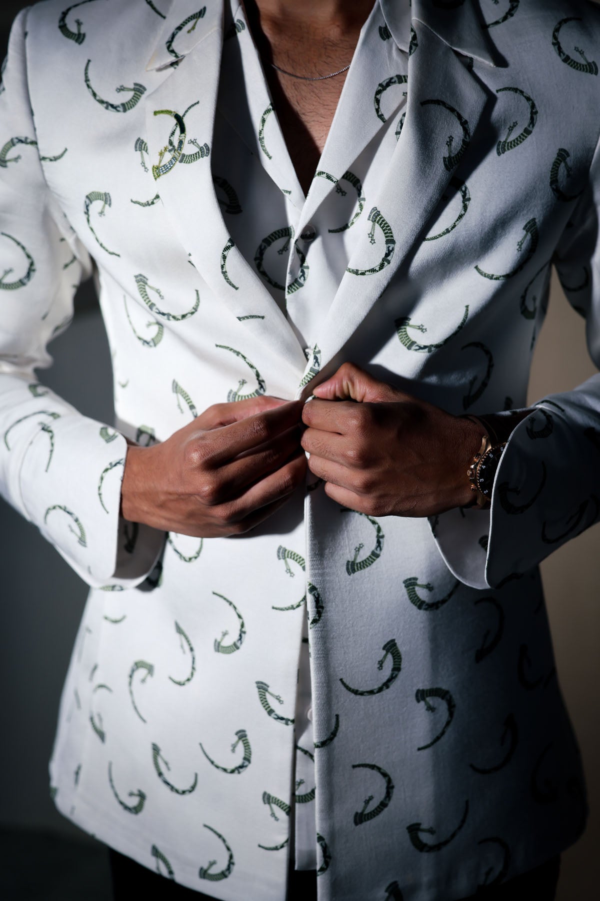 White Print Round Cuff Blazer