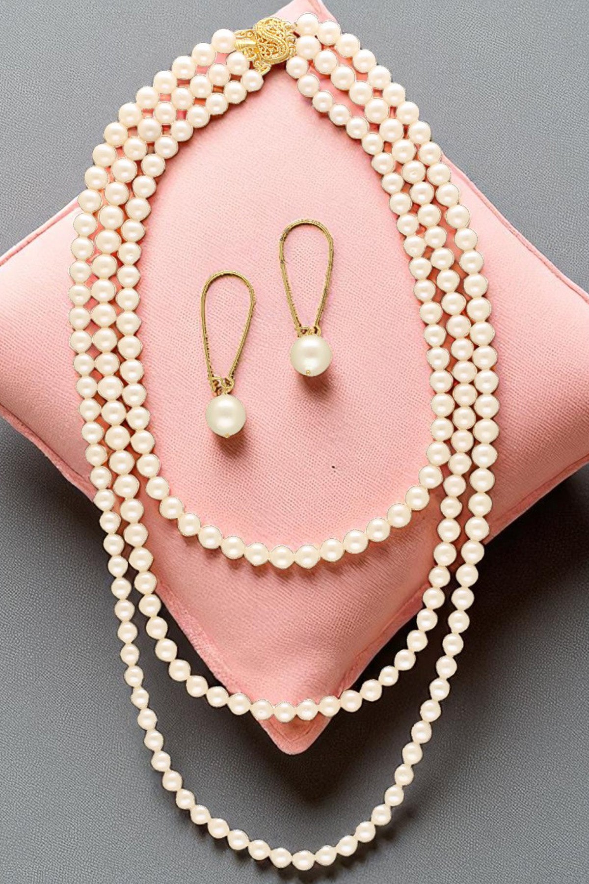 White Three Line Necklace Set