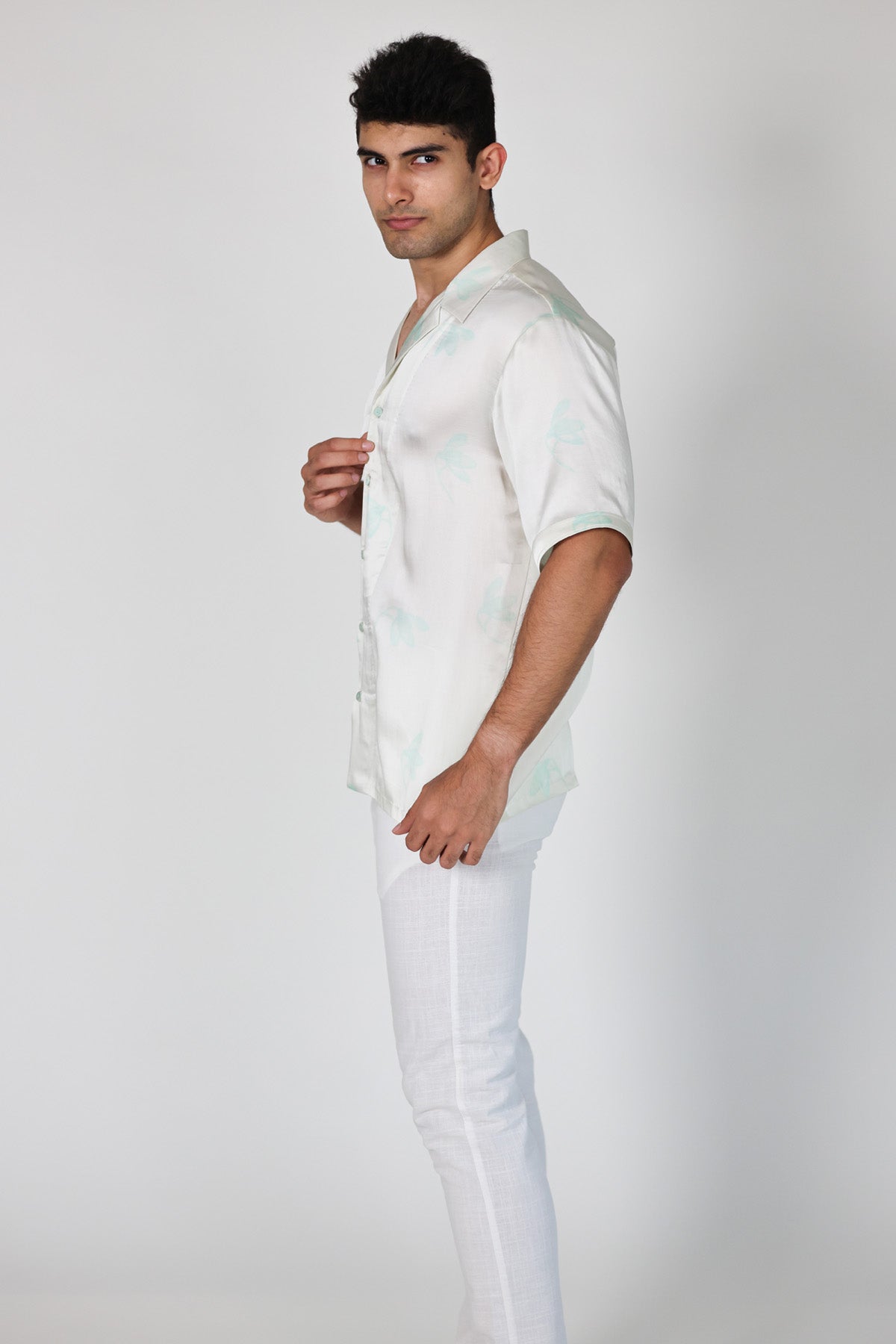 White Tulip Floral Collar Shirt