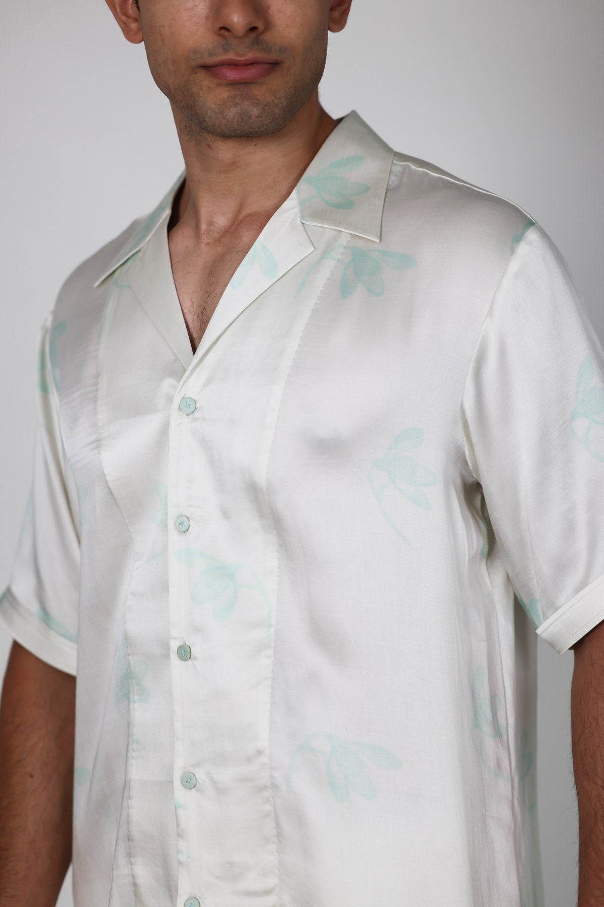 White Tulip Floral Collar Shirt