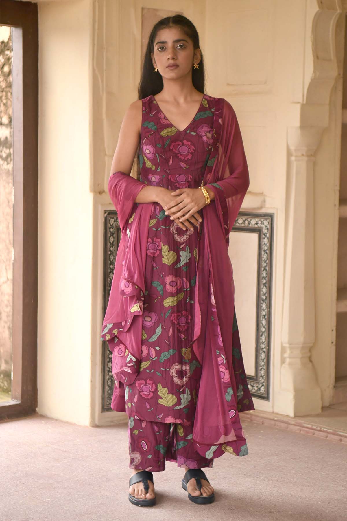 Taro India Wine Sleeveless Print Kurta Set for women online at ScrollnShops