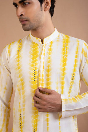 Buy Priyanka Haralalka Yellow Tie Dye Kurta Set For Men