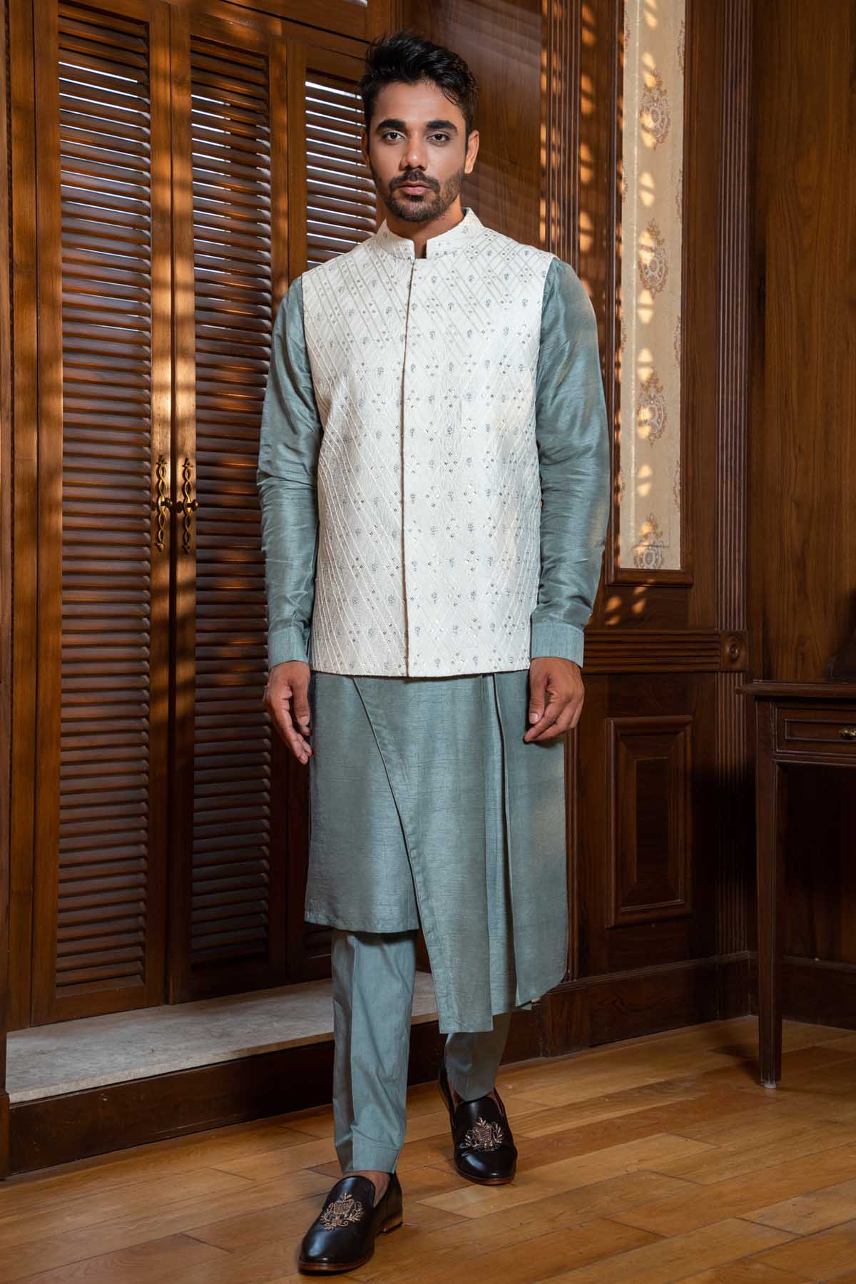 Buy Checkered Bandi & Kurta Set Online