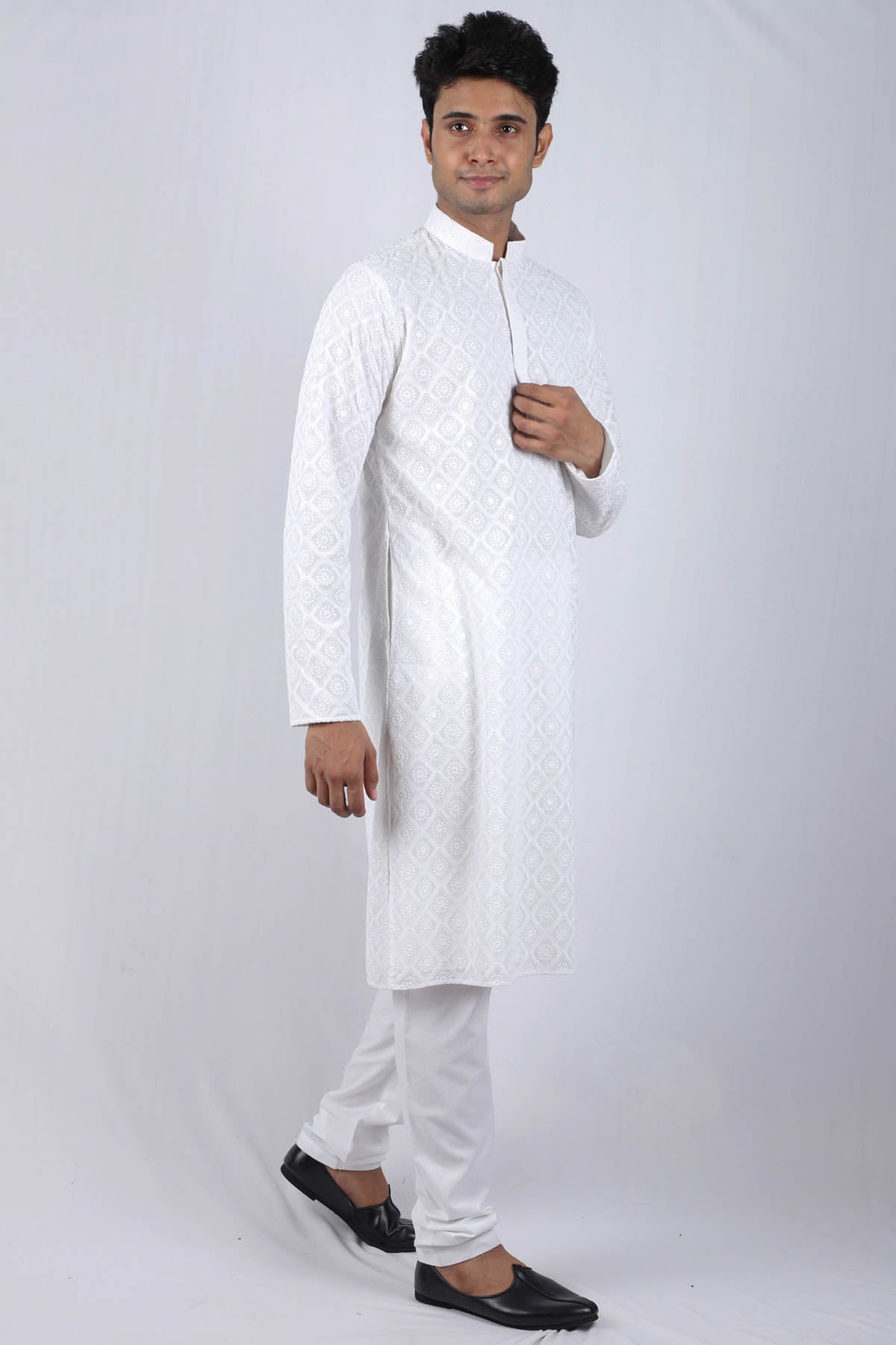 Embroidered Golnuma Kurta Set