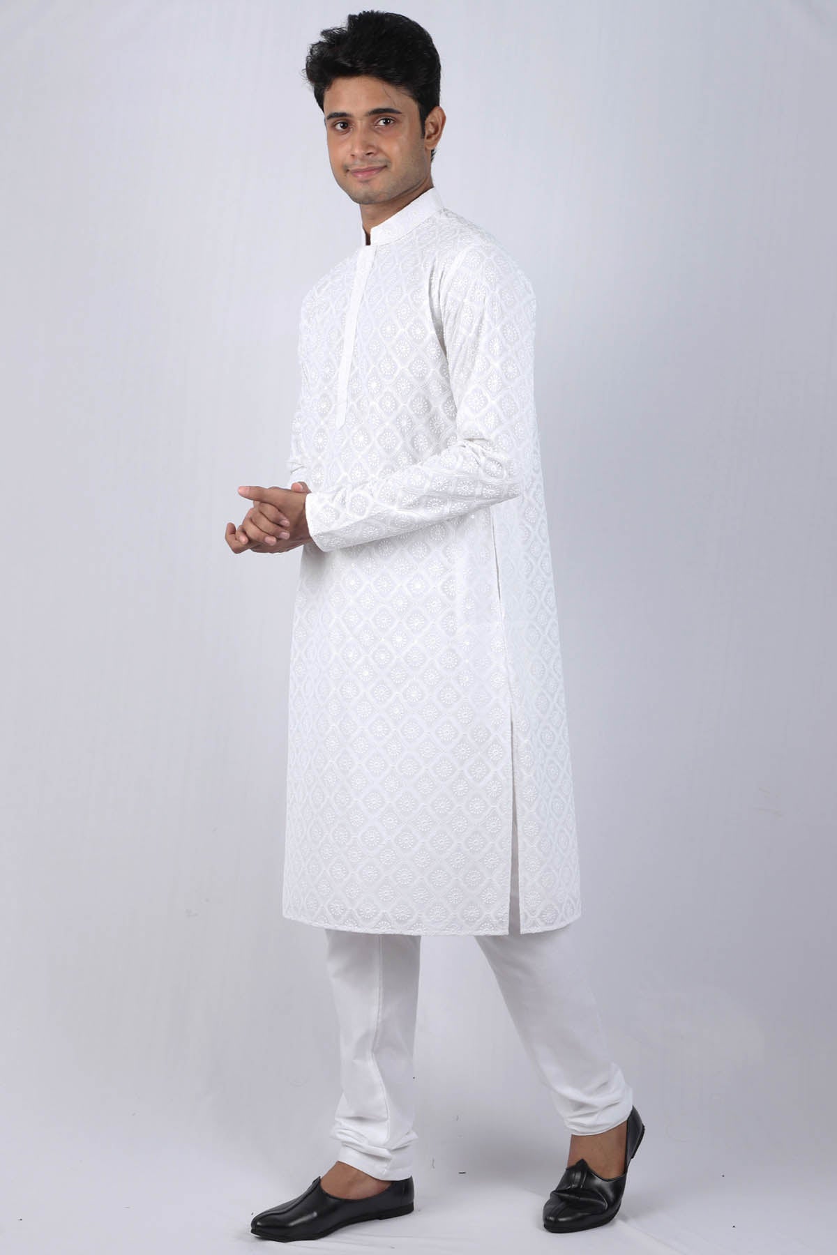 Embroidered Golnuma Kurta Set