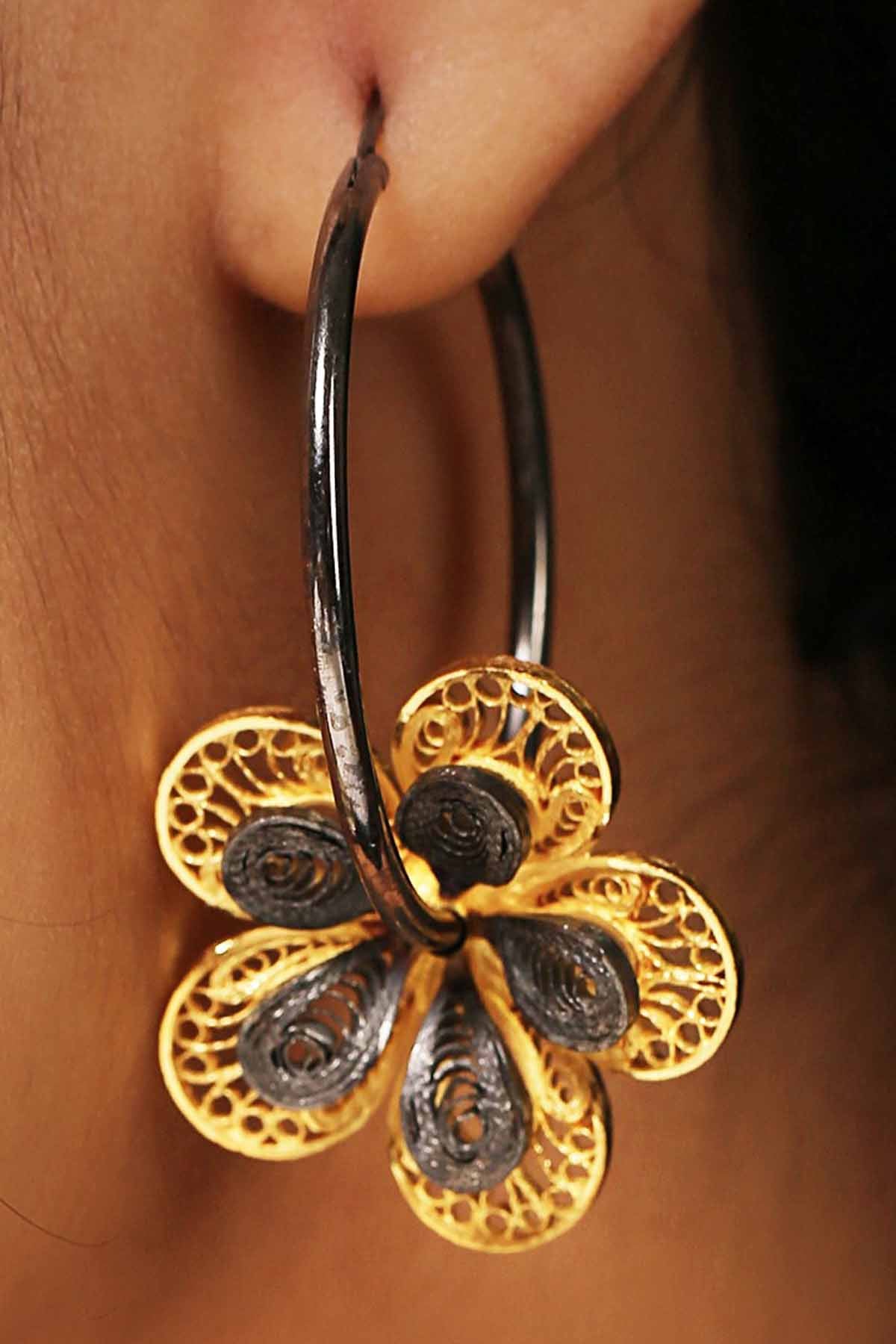 Buy Black & Gold Filigree Flower Balis Online