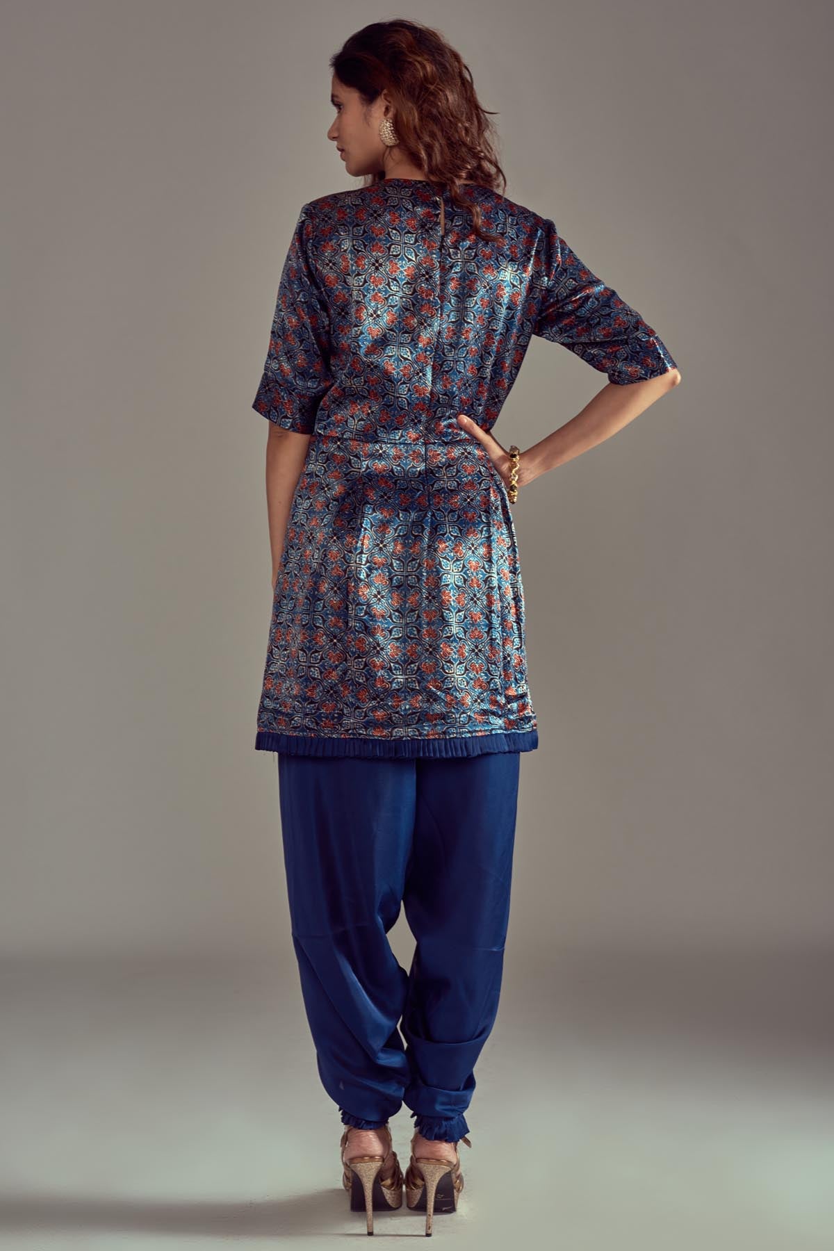 Nakshi Embroidered Kurta Set